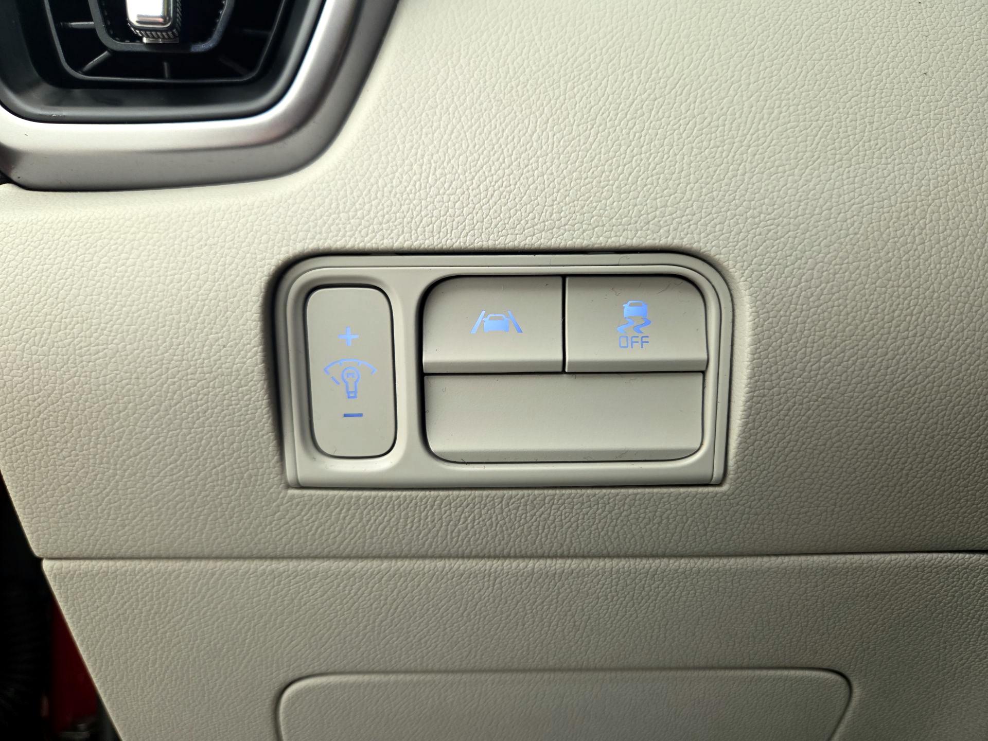 Thumbnail: 2023 Kia Sorento - 13