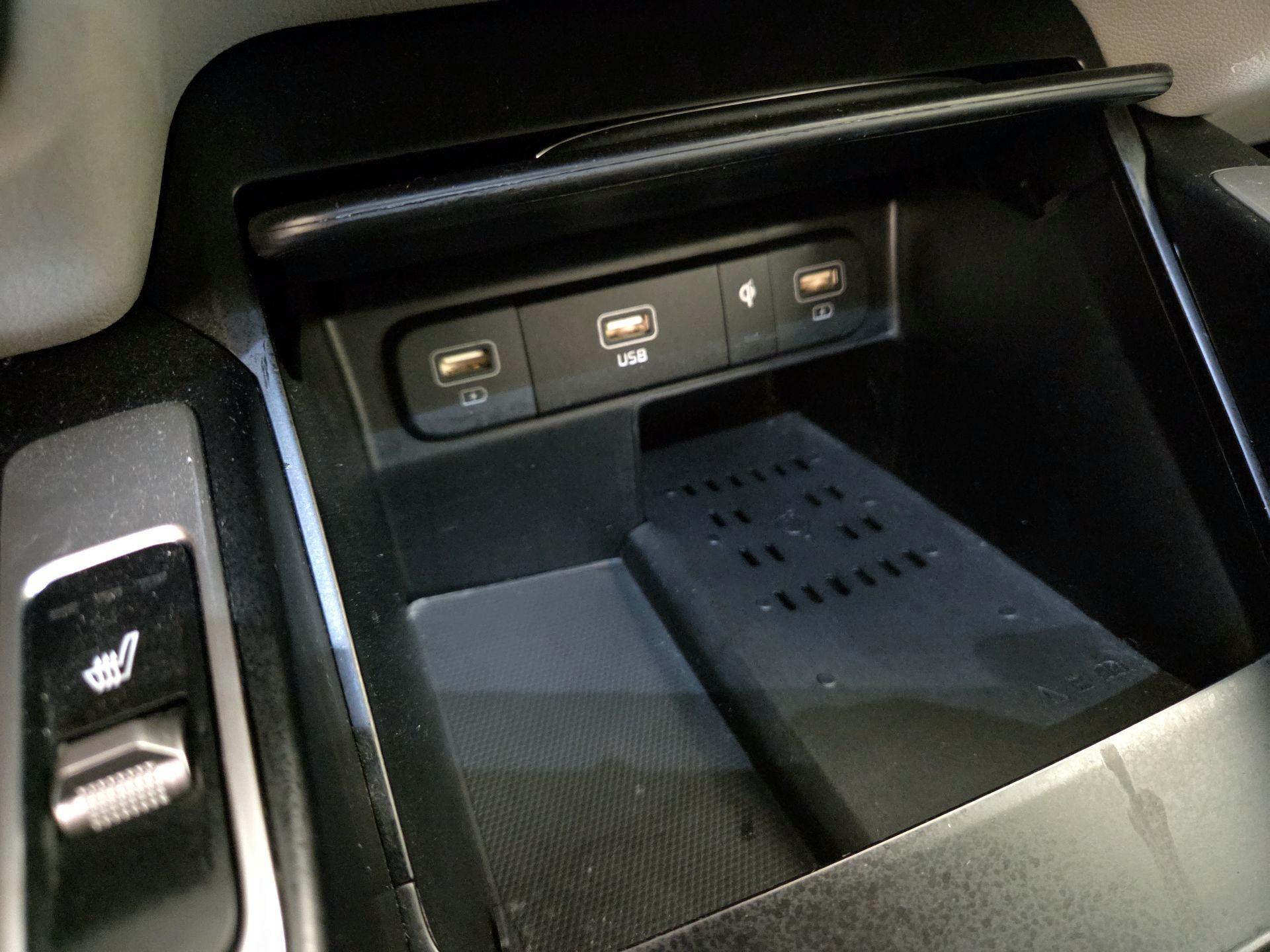 Thumbnail: 2023 Kia Sorento - 18