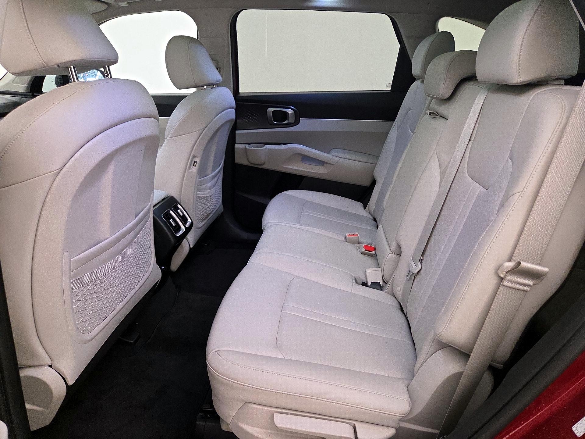 Thumbnail: 2023 Kia Sorento - 20