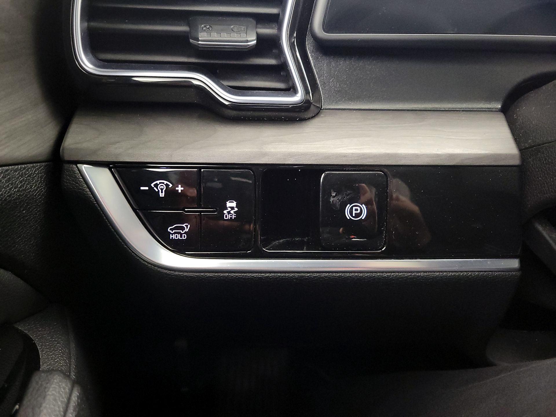 Thumbnail: 2023 Kia Sportage - 13