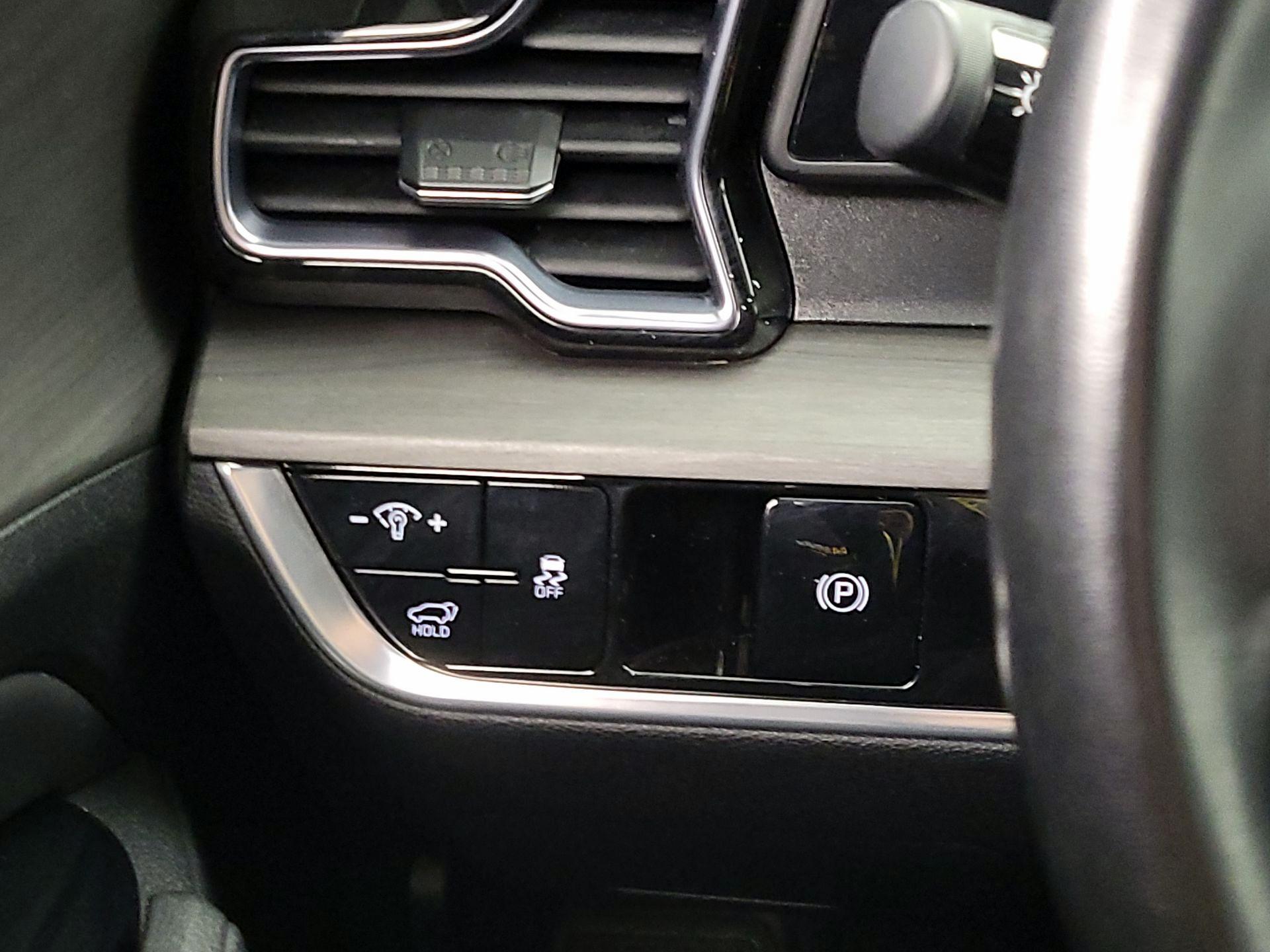 Thumbnail: 2023 Kia Sportage - 13