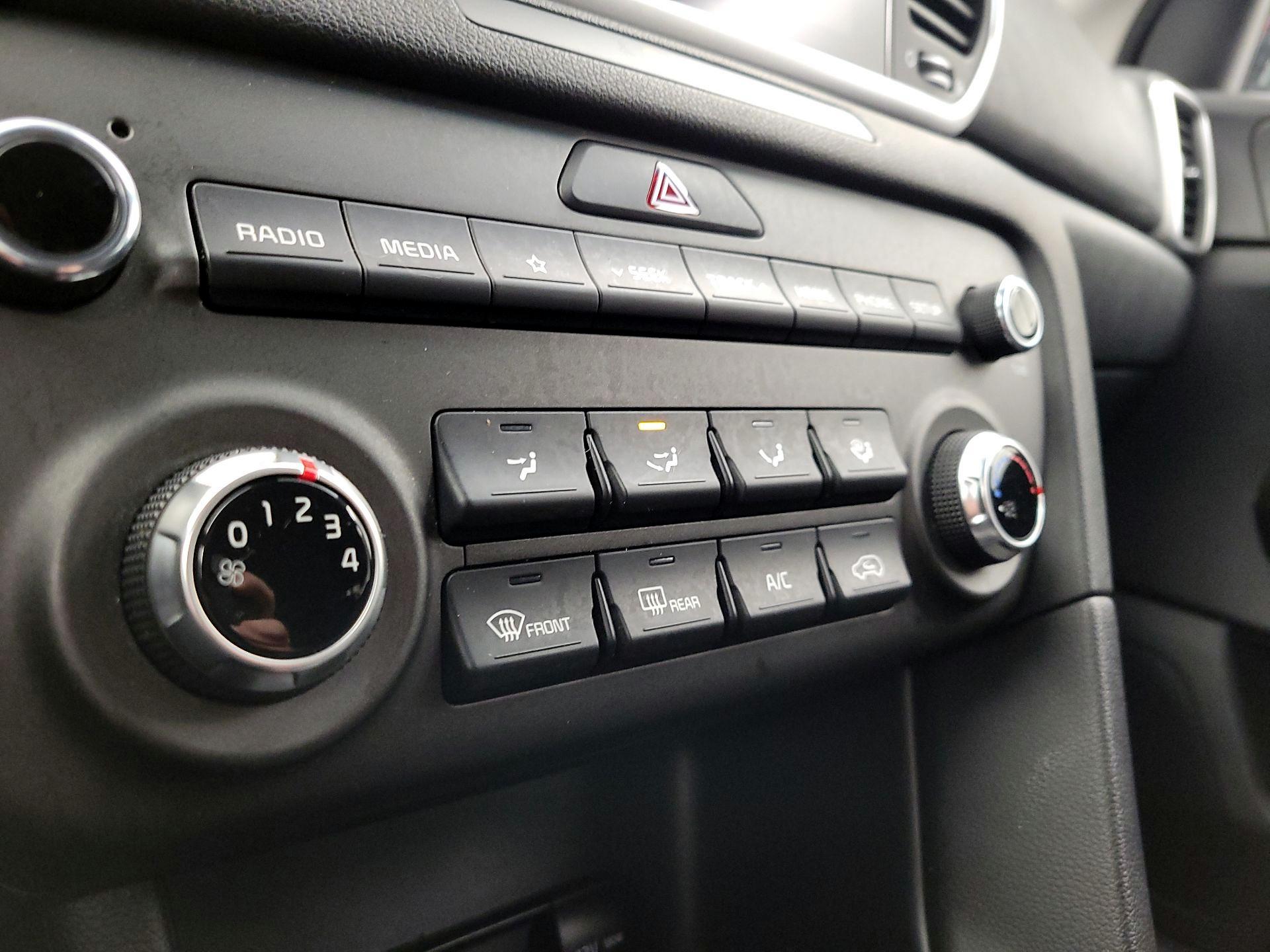 Thumbnail: 2022 Kia Sportage - 16