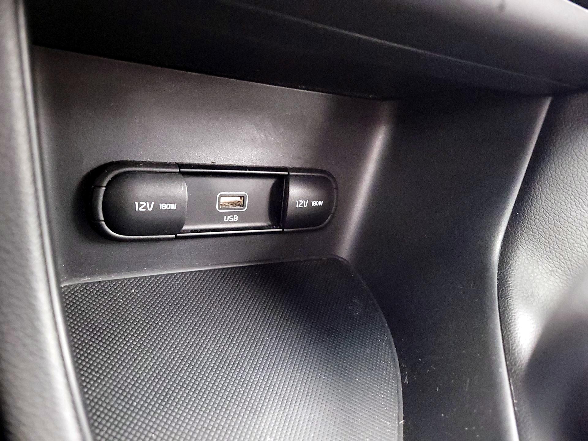 Thumbnail: 2022 Kia Sportage - 18