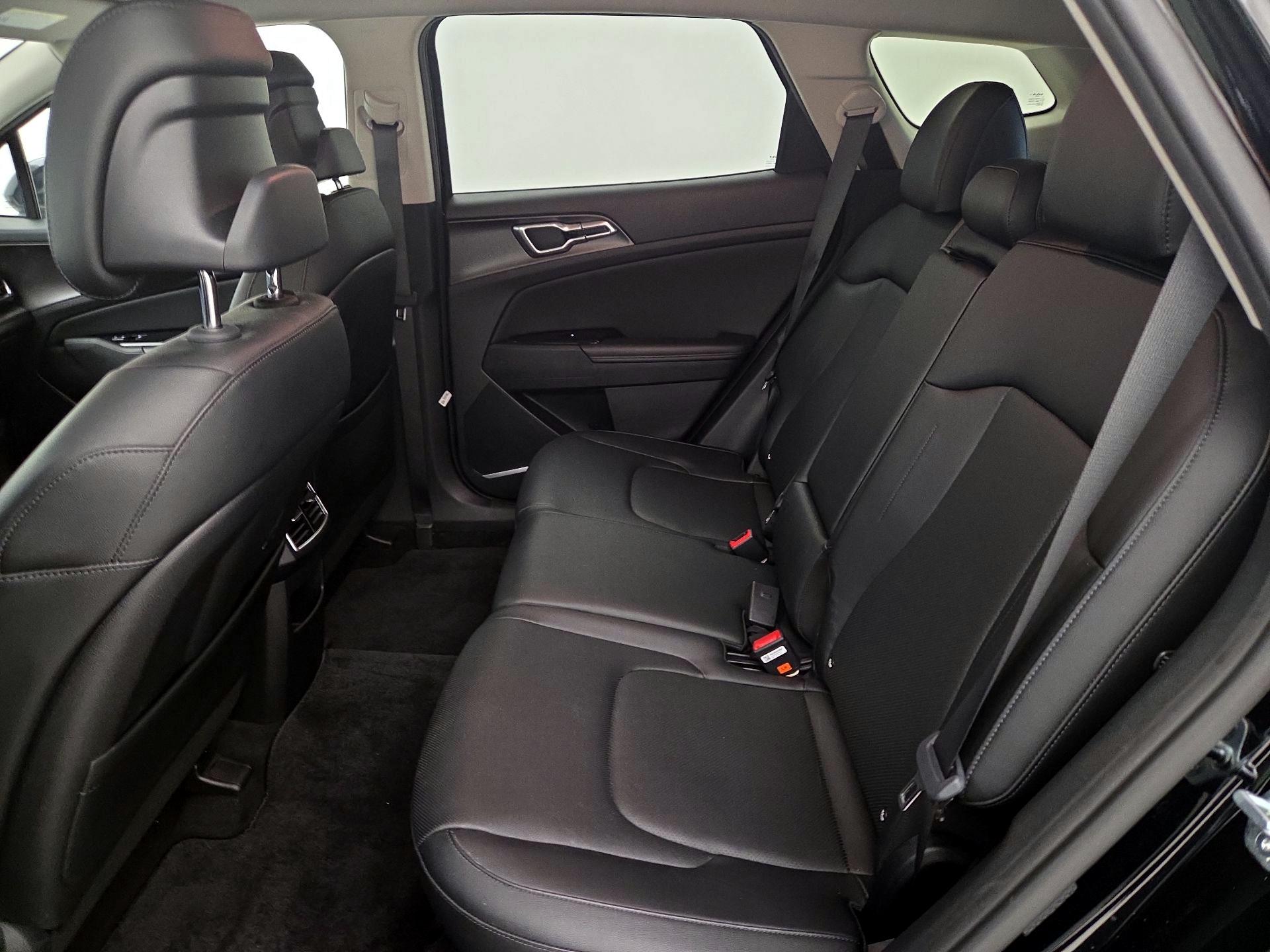 Thumbnail: 2023 Kia Sportage - 20