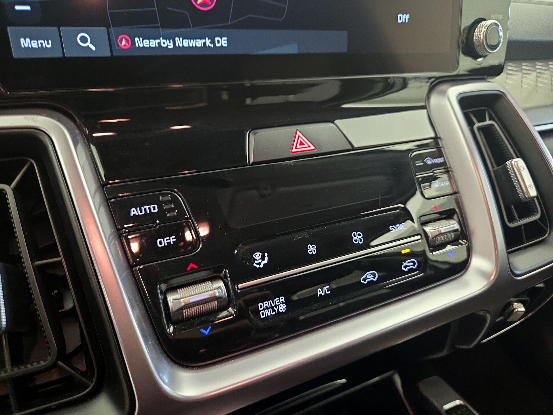 Thumbnail: 2023 Kia Sorento - 17