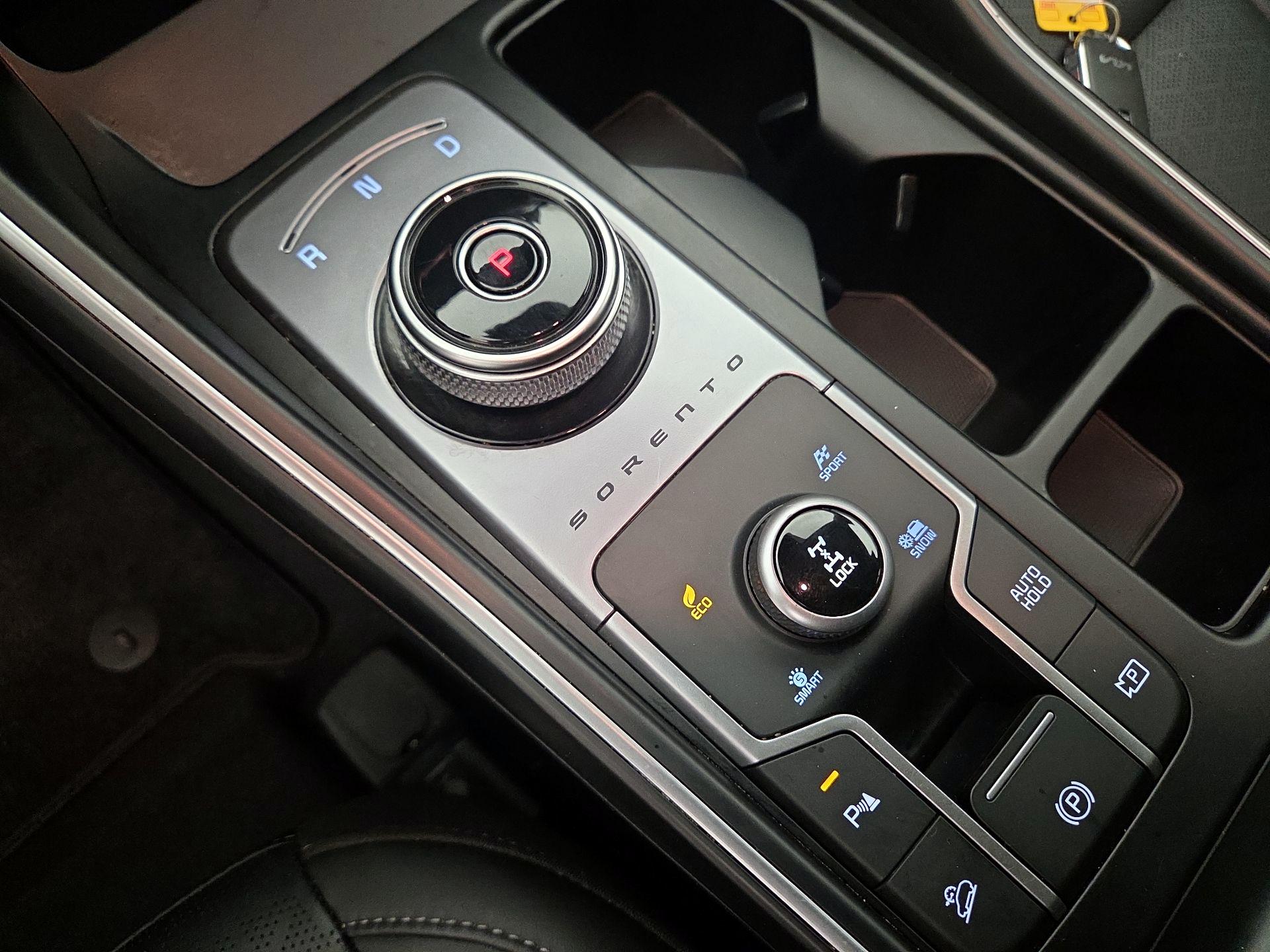 Thumbnail: 2023 Kia Sorento - 18