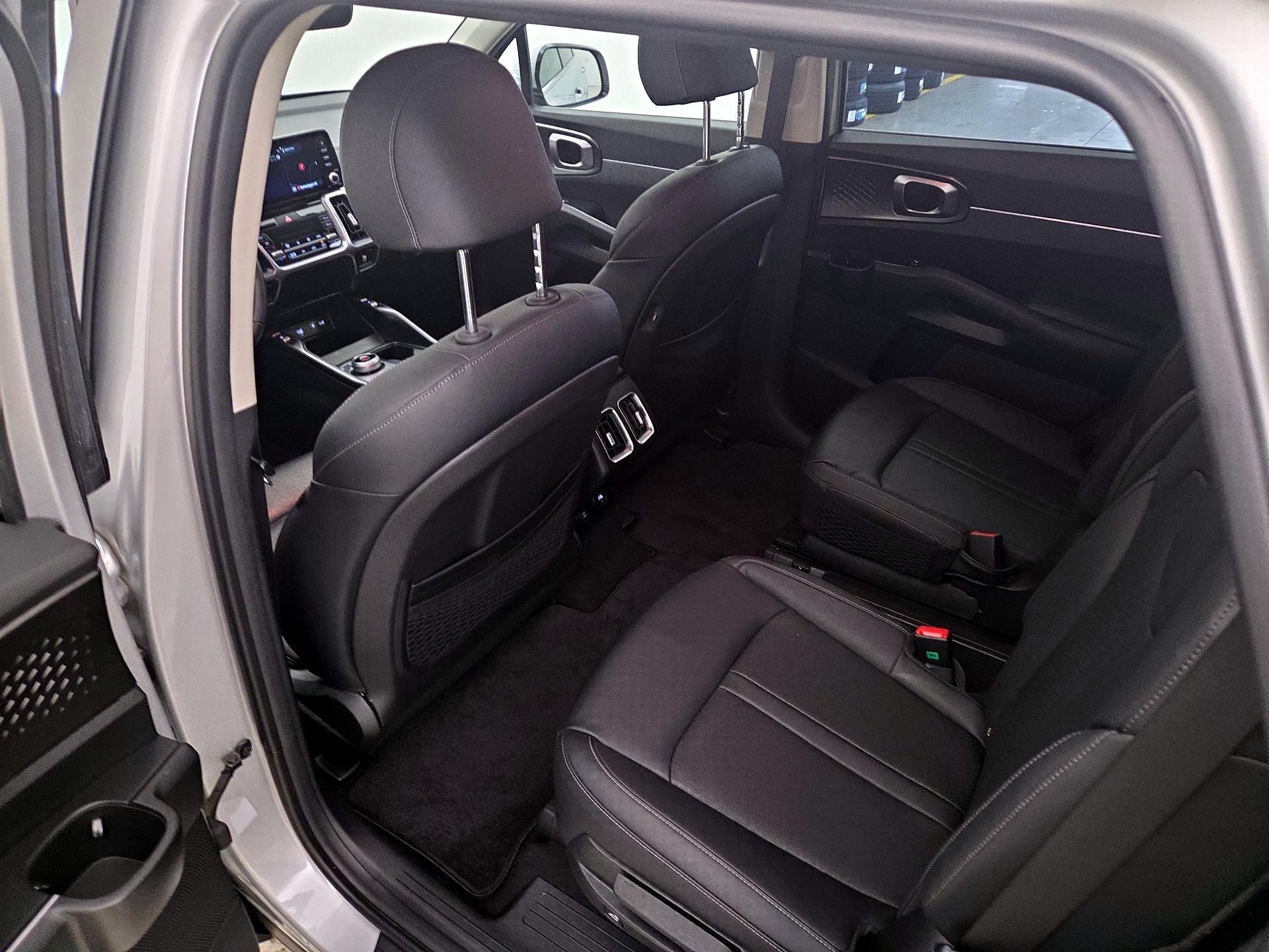Thumbnail: 2023 Kia Sorento - 20