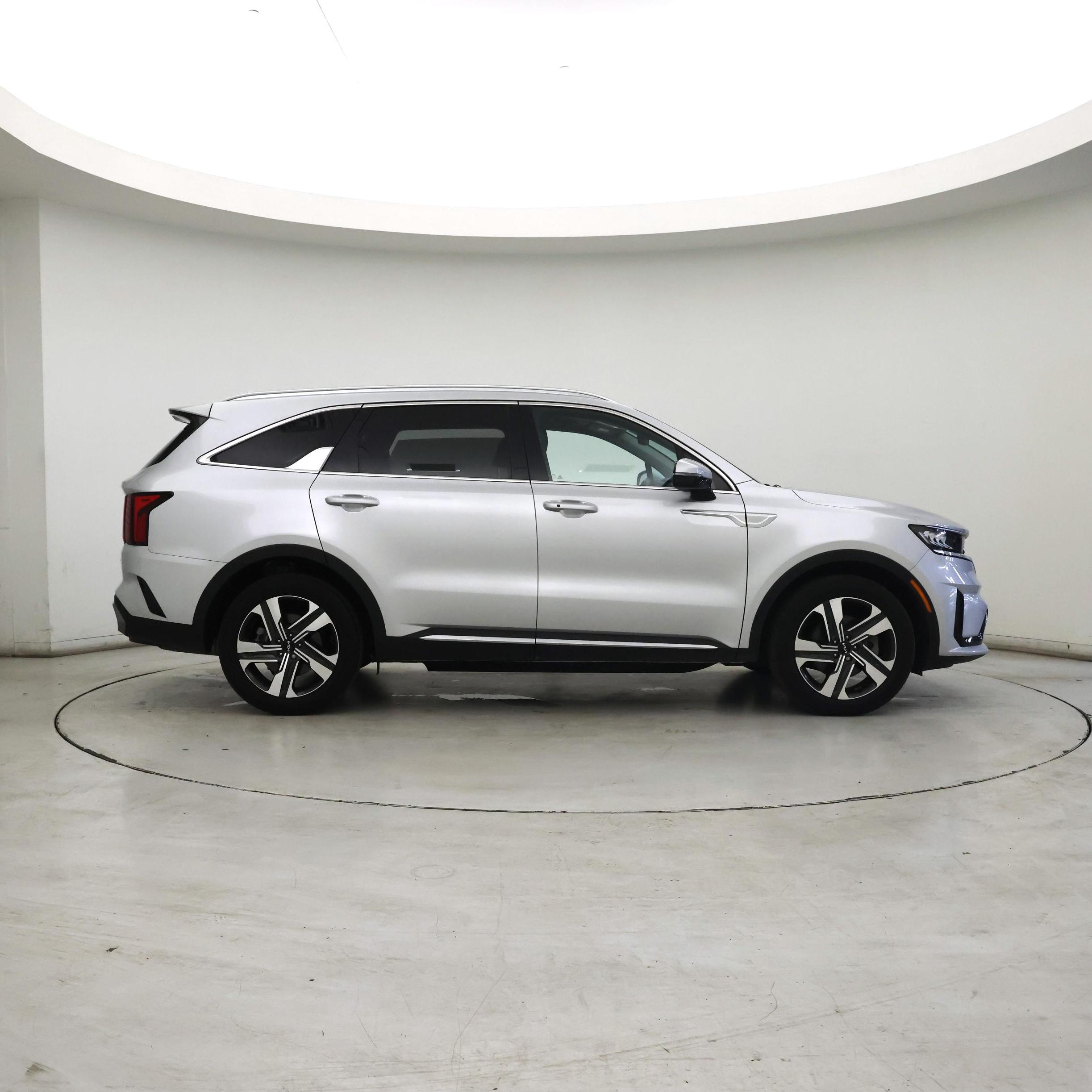 Thumbnail: 2023 Kia Sorento - 7