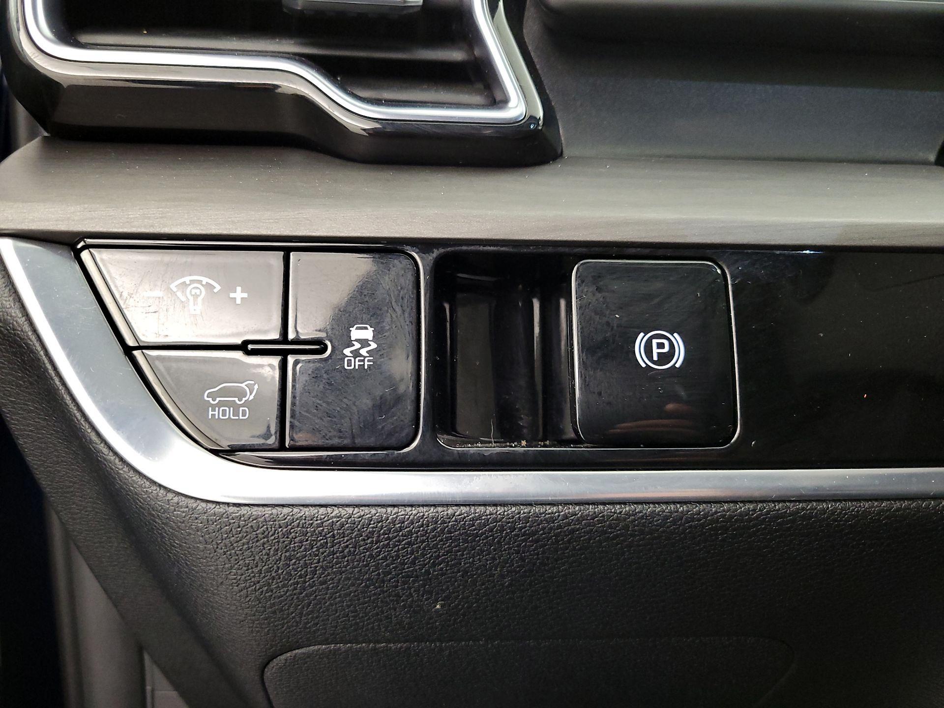 Thumbnail: 2023 Kia Sportage - 13