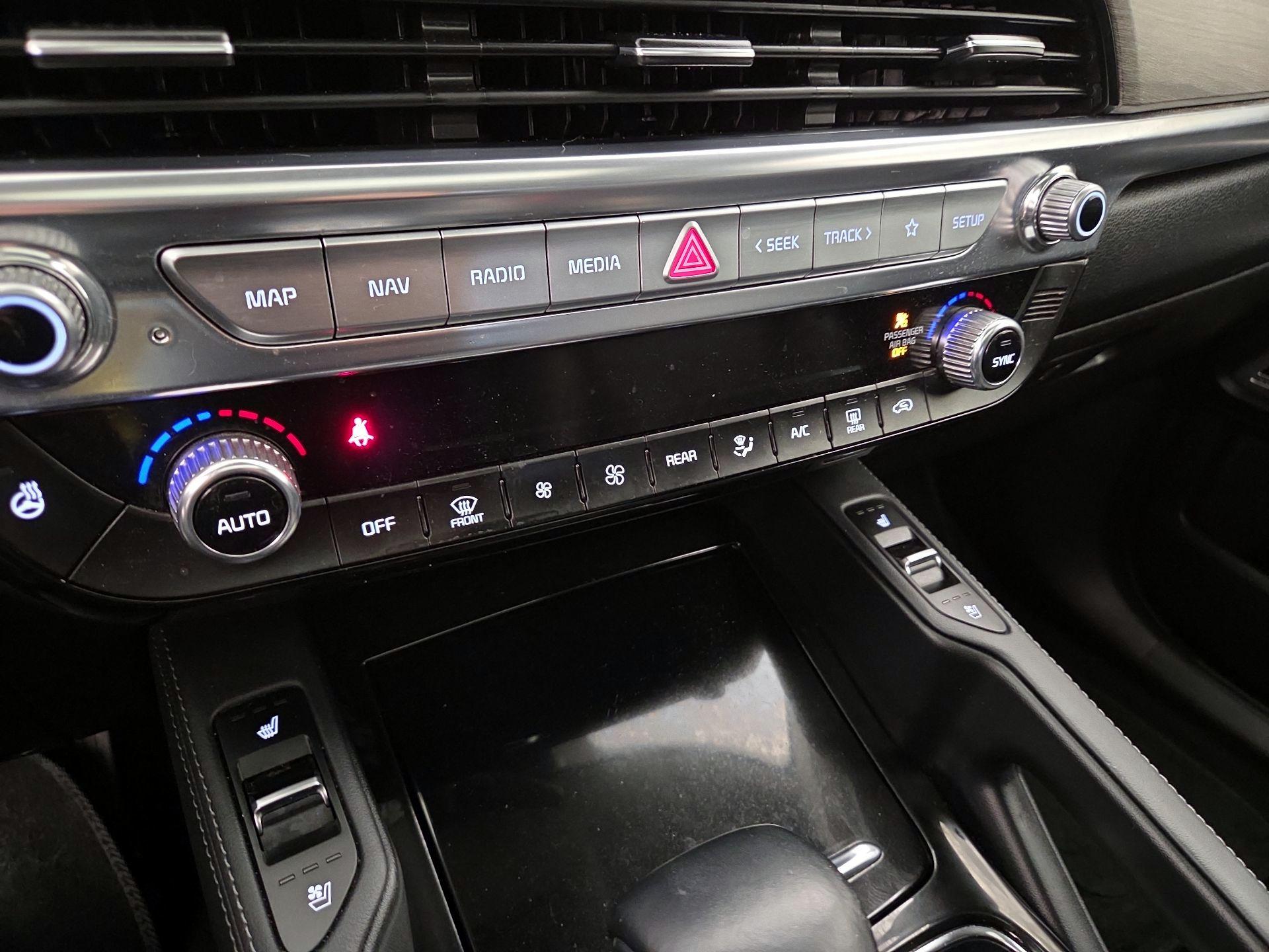 Thumbnail: 2022 Kia Telluride - 16