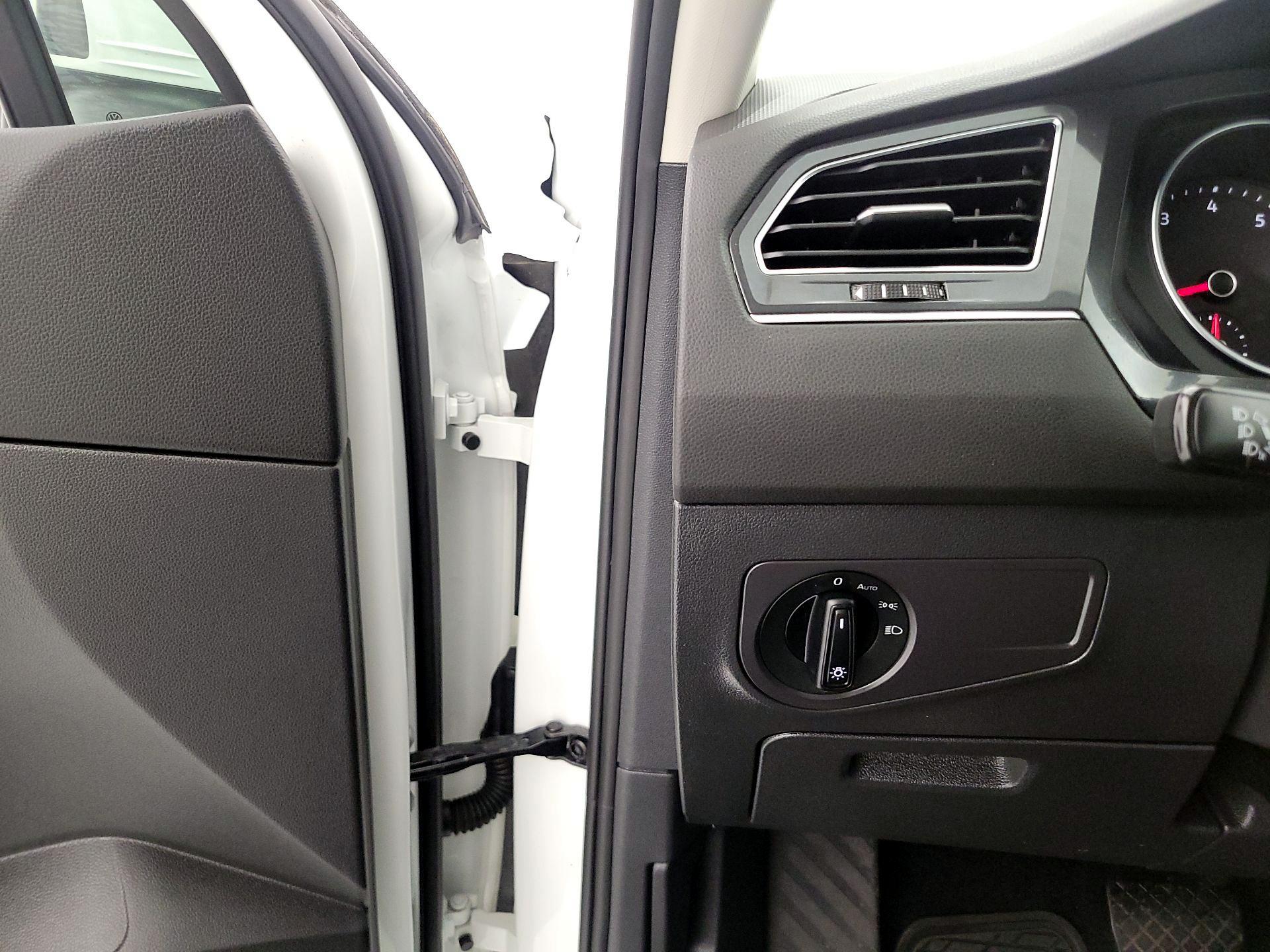 Thumbnail: 2021 Volkswagen Tiguan - 13