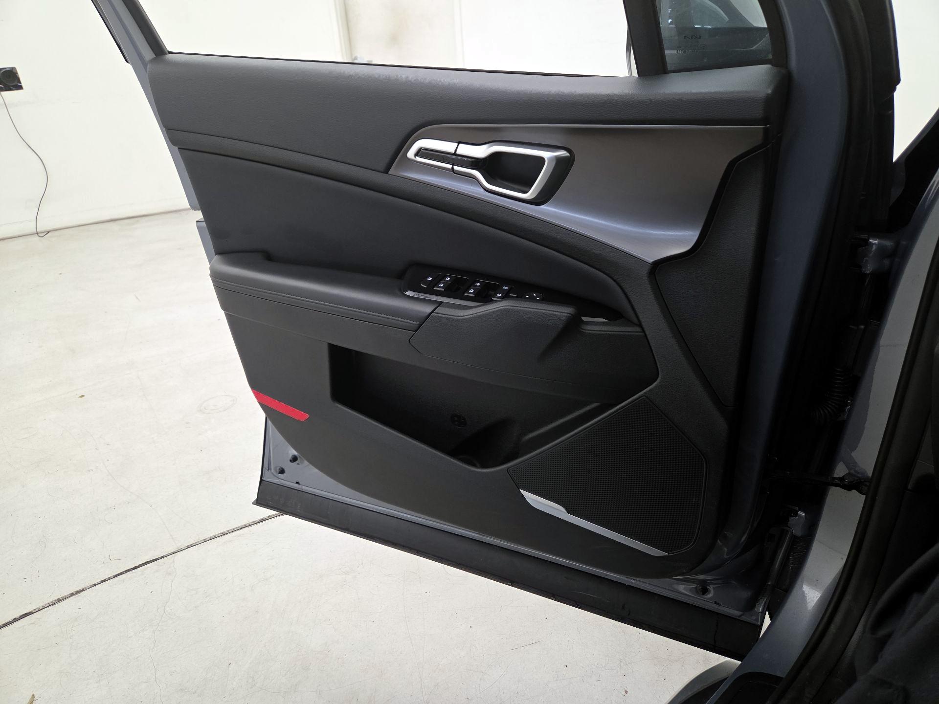 Thumbnail: 2023 Kia Sportage - 12