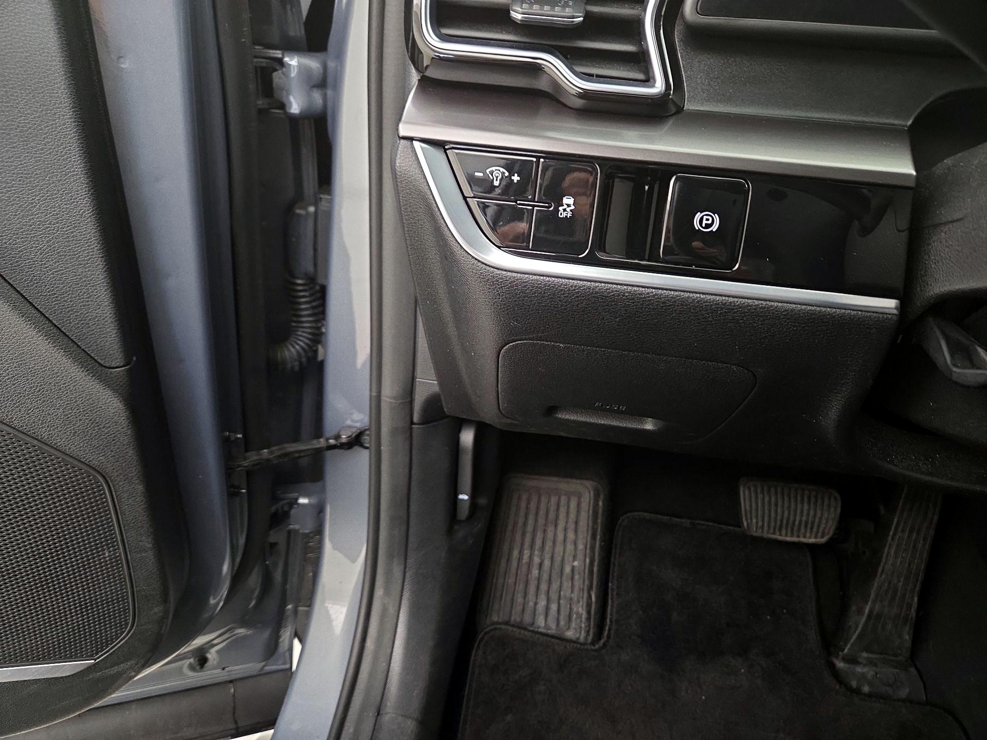 Thumbnail: 2023 Kia Sportage - 13