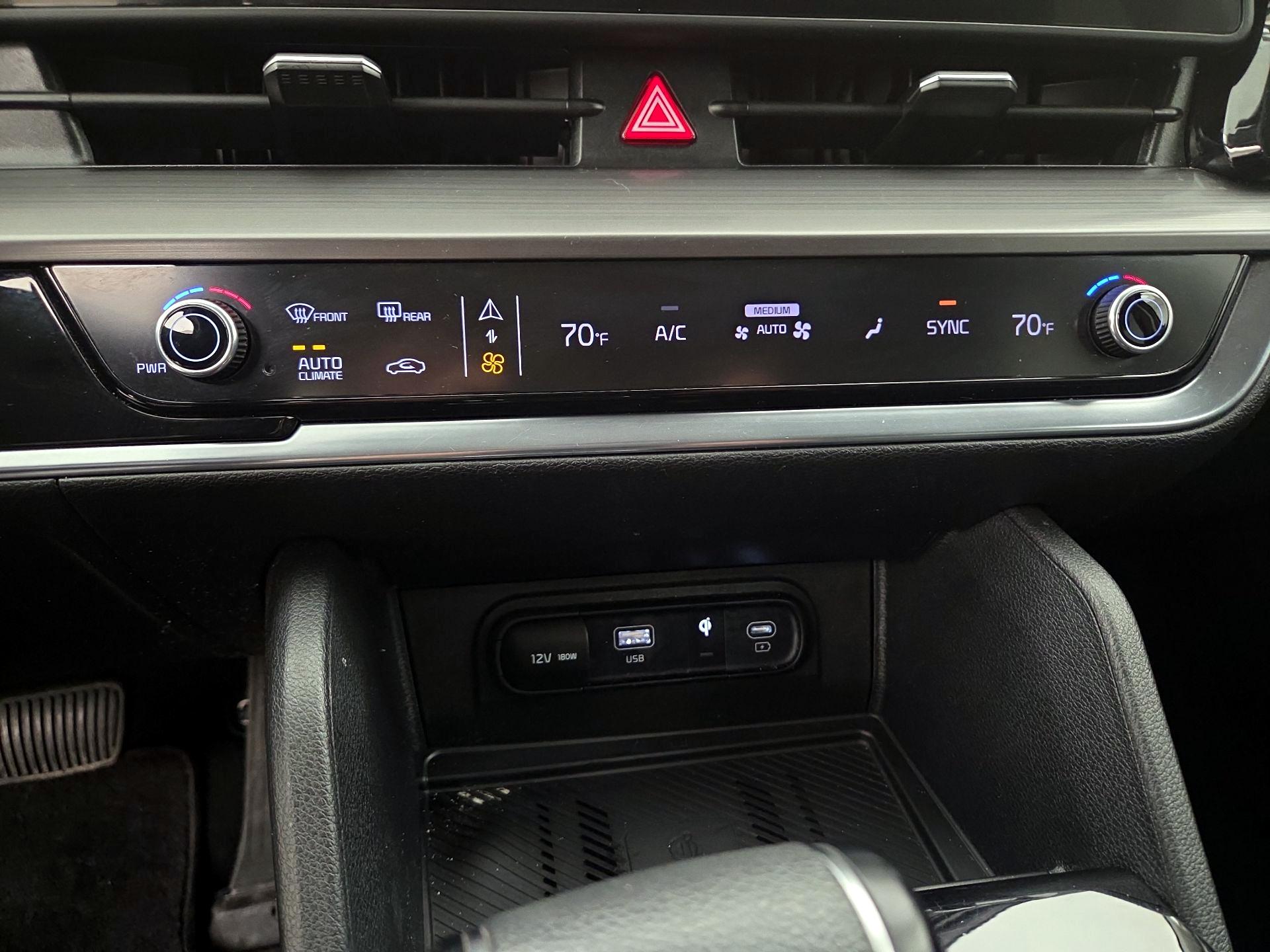 Thumbnail: 2023 Kia Sportage - 16