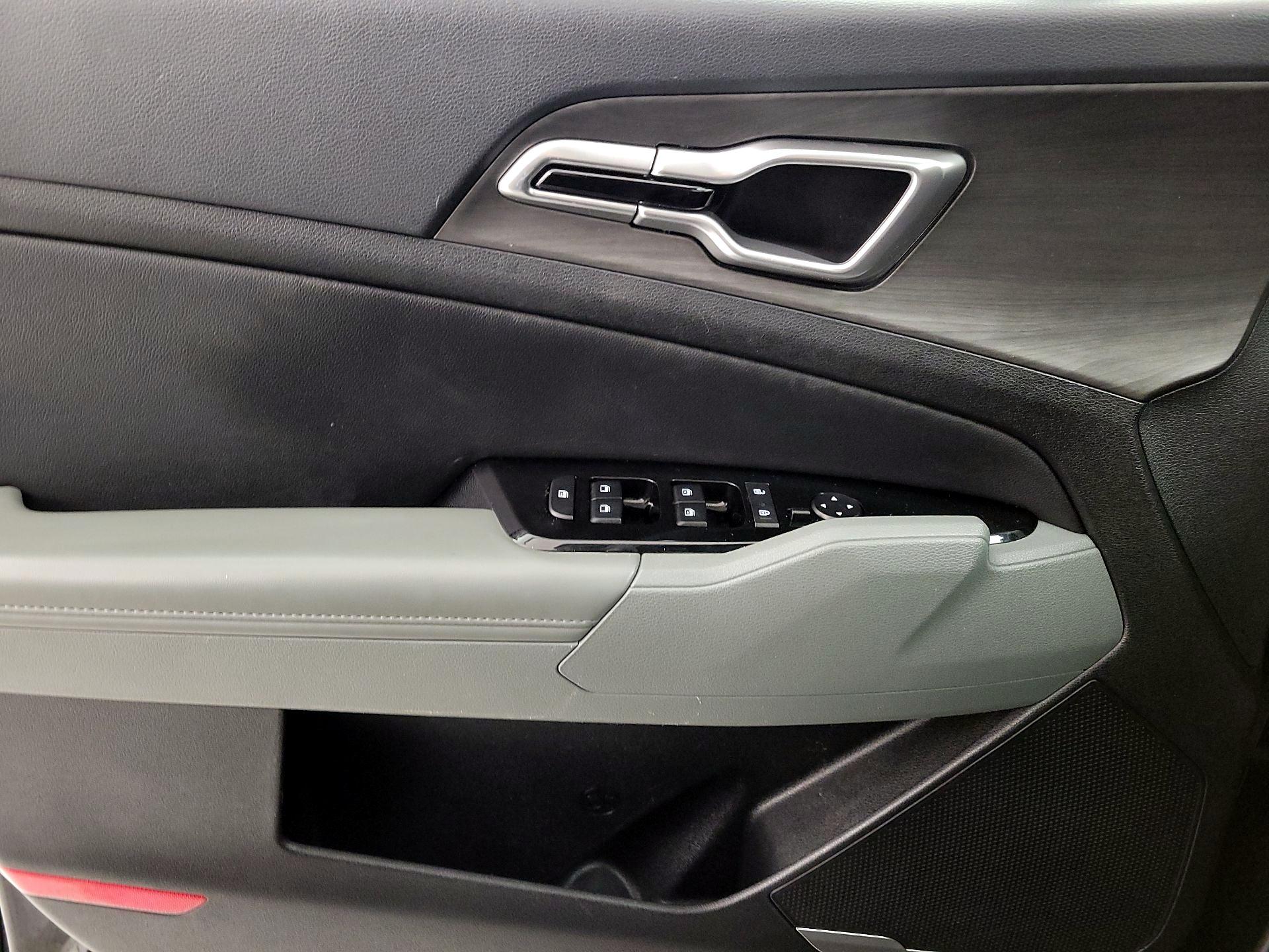 Thumbnail: 2023 Kia Sportage - 12