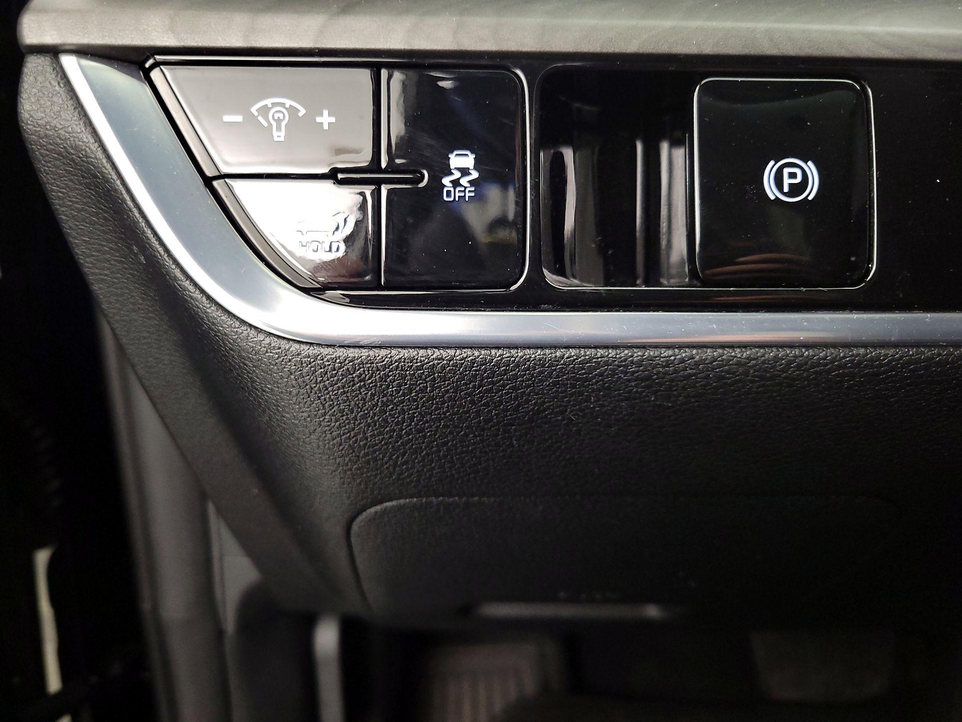 Thumbnail: 2023 Kia Sportage - 13