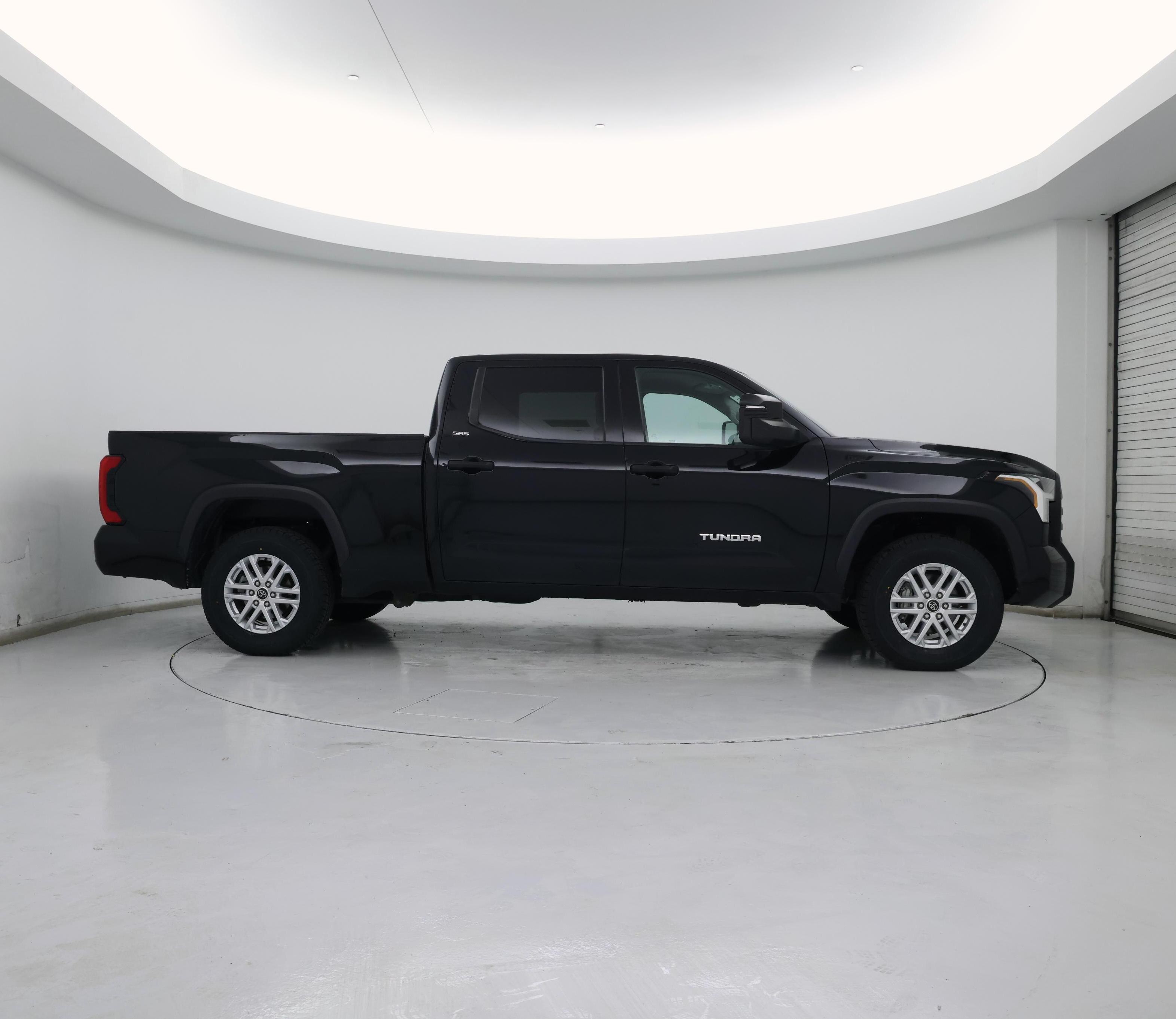 Thumbnail: 2022 Toyota Tundra - 7