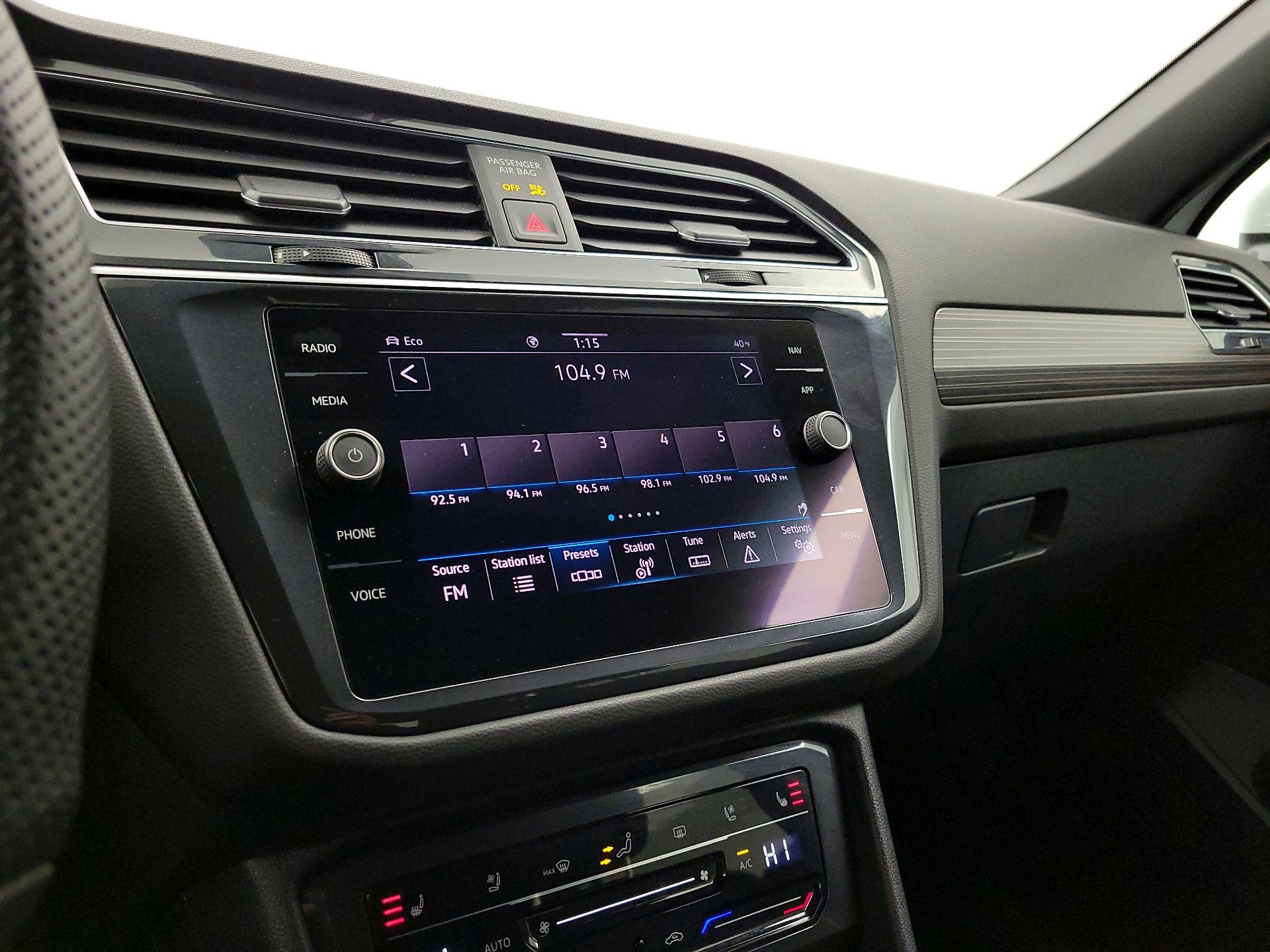 Thumbnail: 2022 Volkswagen Tiguan - 16