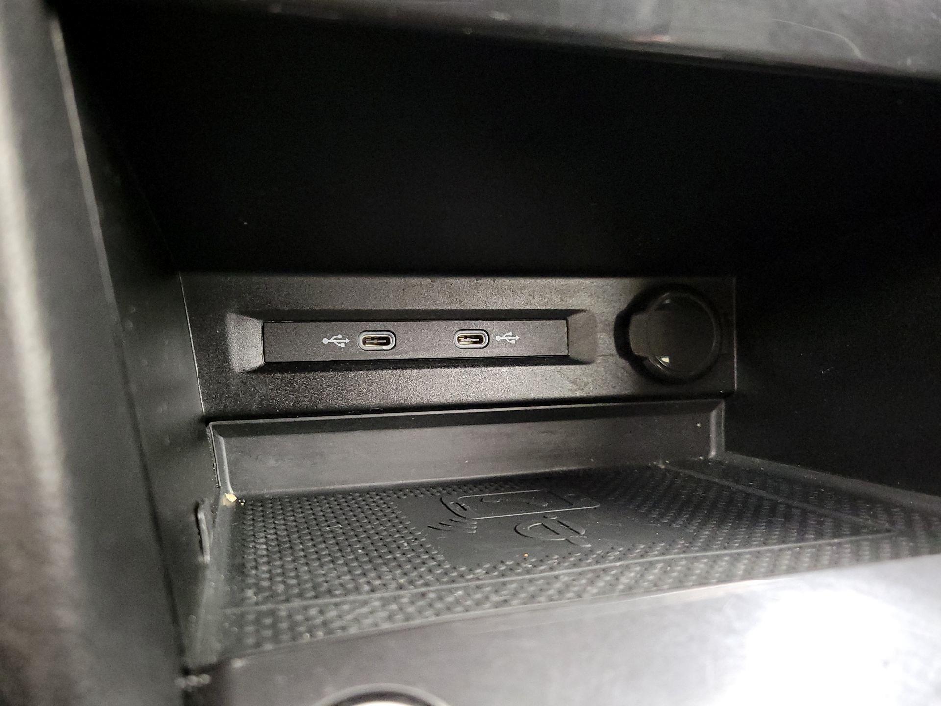 Thumbnail: 2022 Volkswagen Tiguan - 19