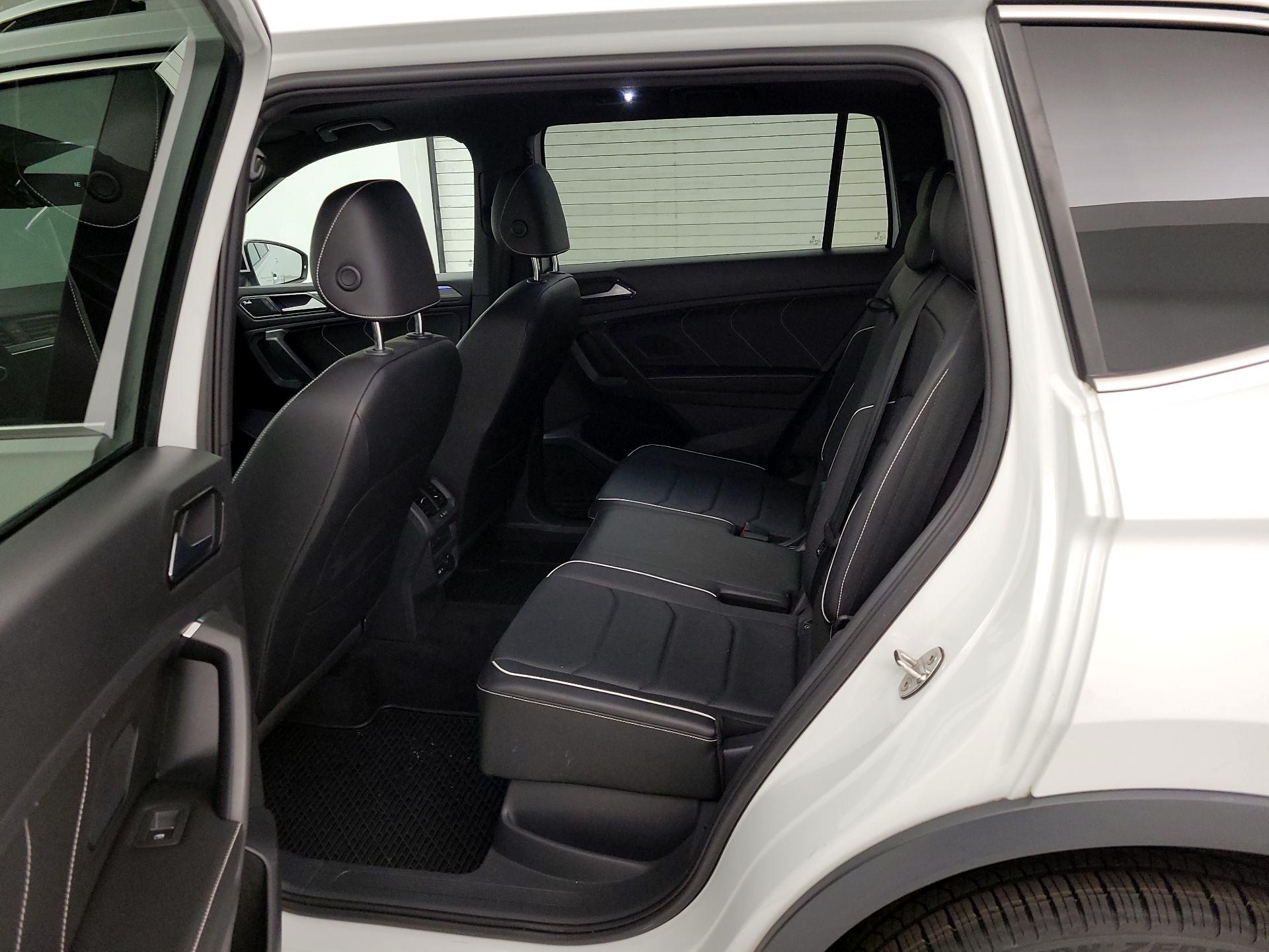 Thumbnail: 2022 Volkswagen Tiguan - 20