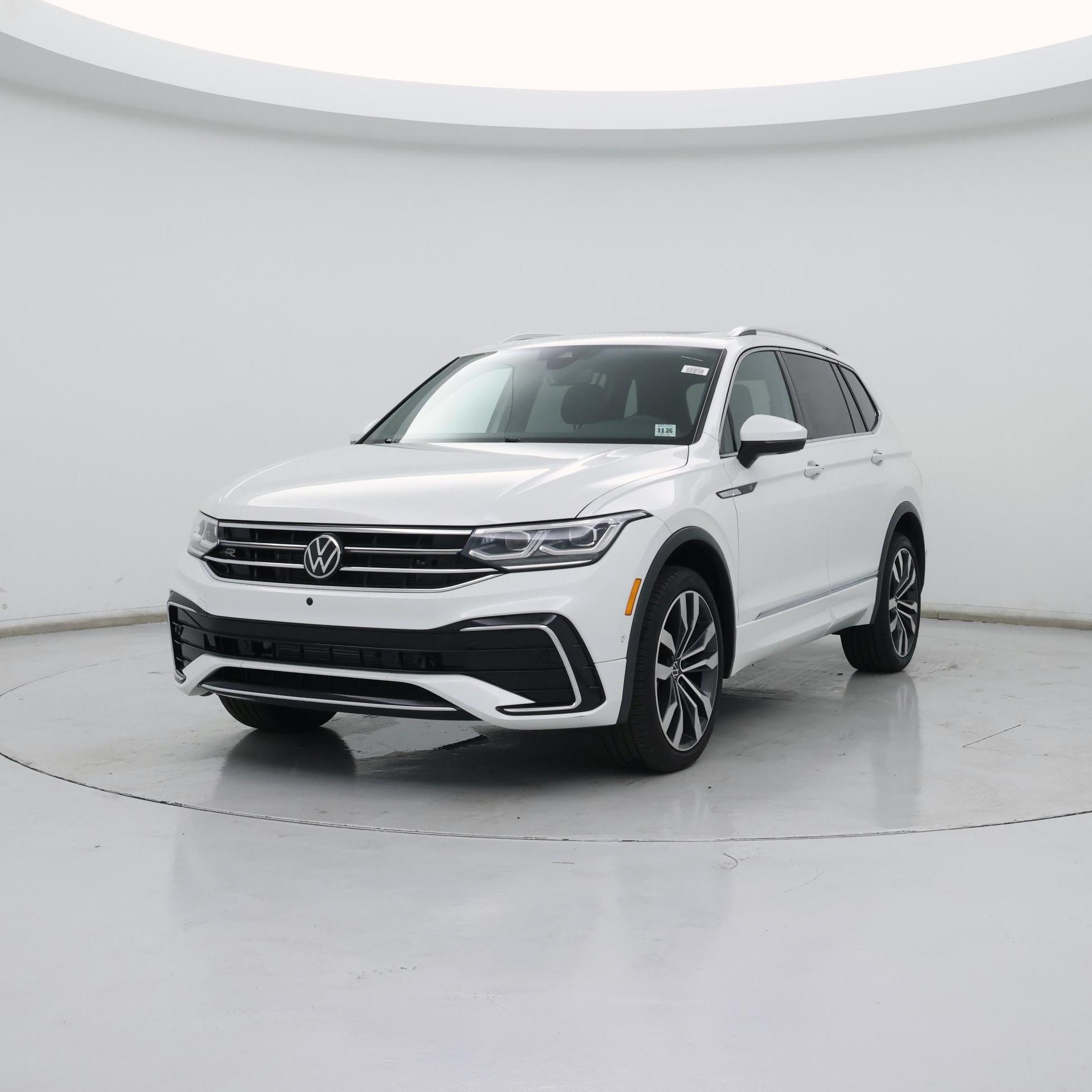 Thumbnail: 2022 Volkswagen Tiguan - 4