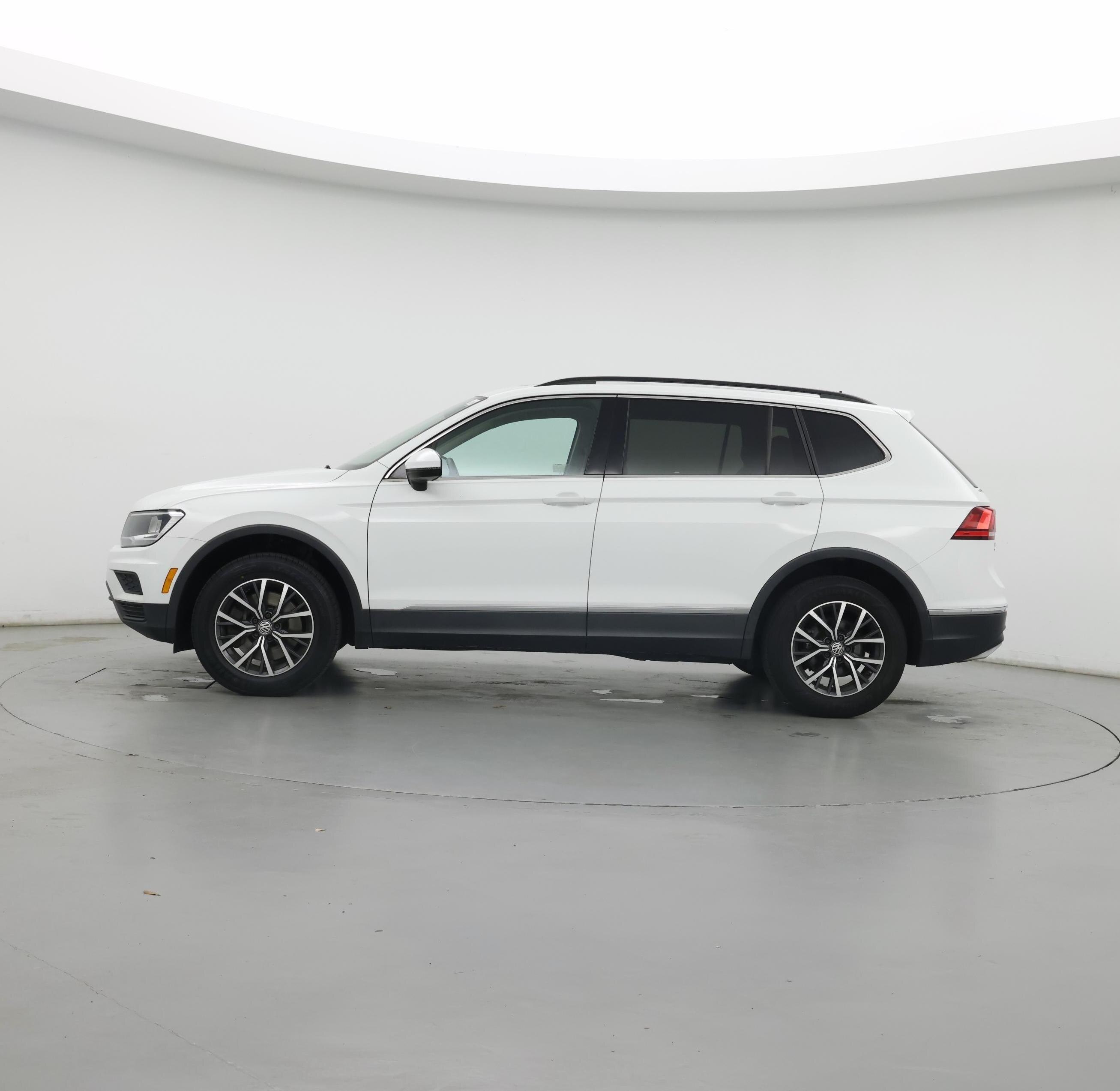 Thumbnail: 2020 Volkswagen Tiguan - 3