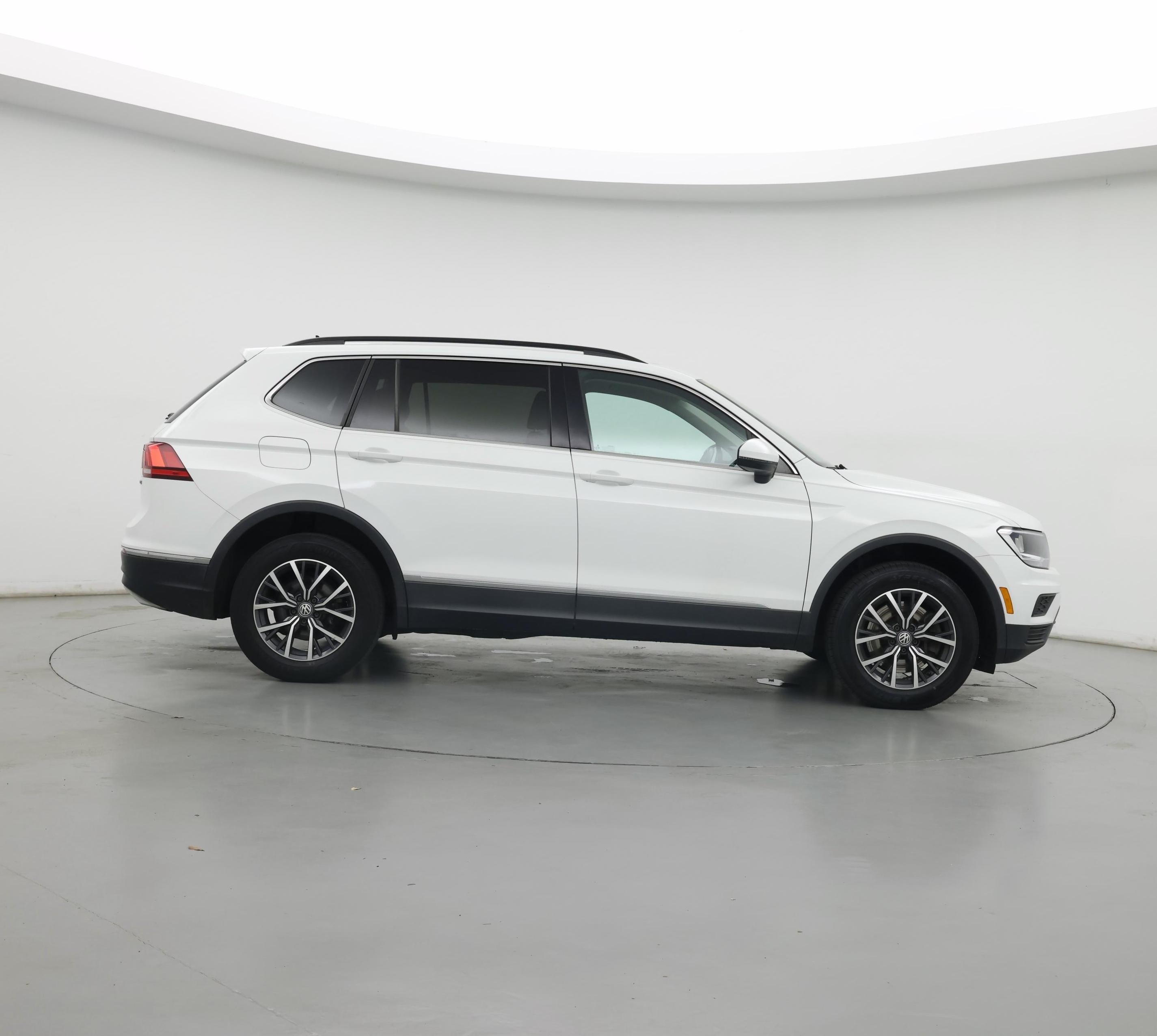 Thumbnail: 2020 Volkswagen Tiguan - 7
