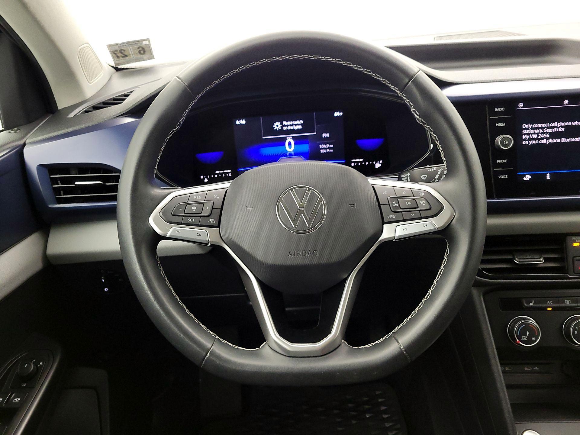 Thumbnail: 2022 Volkswagen Taos - 10