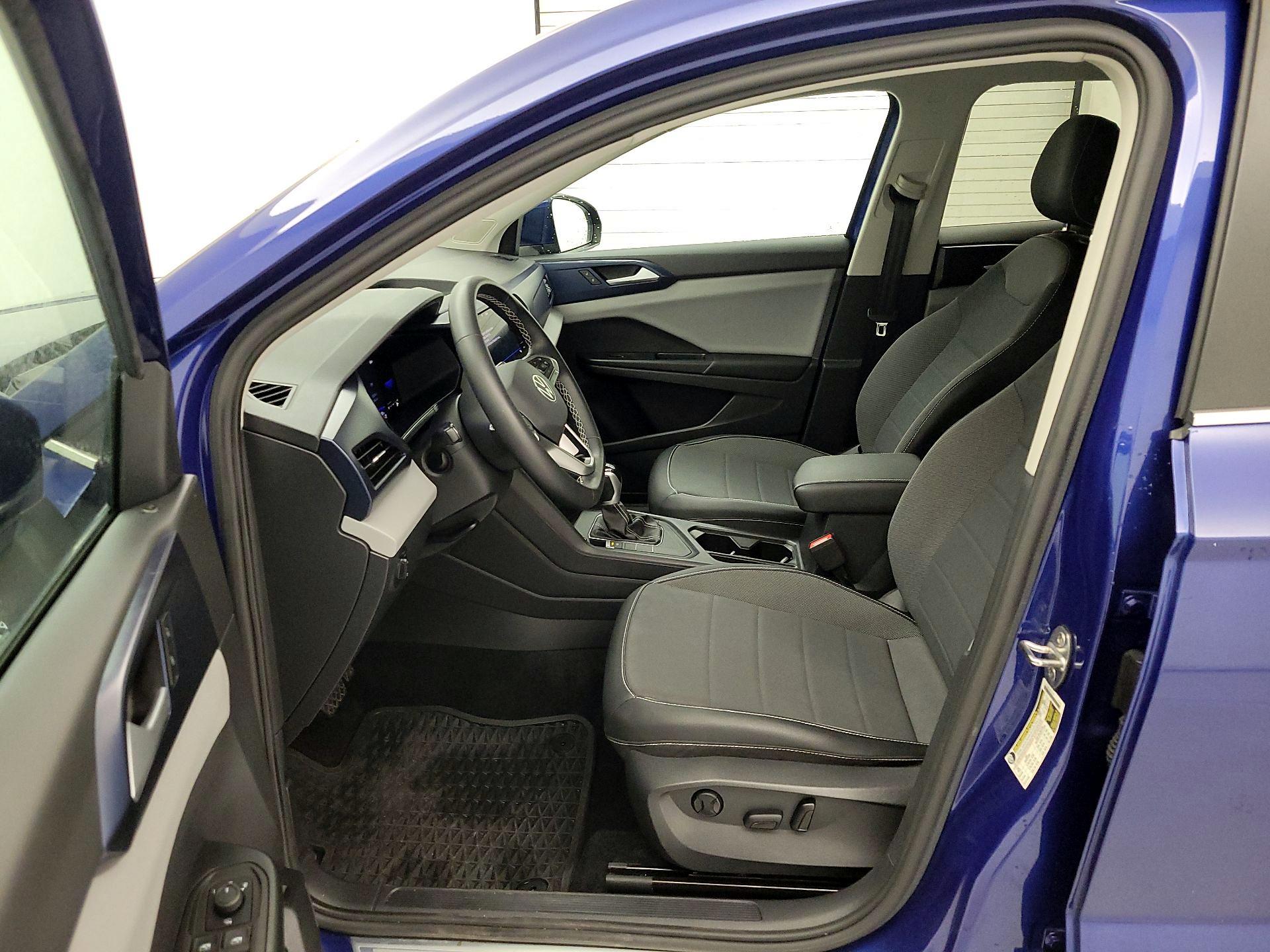 Thumbnail: 2022 Volkswagen Taos - 11