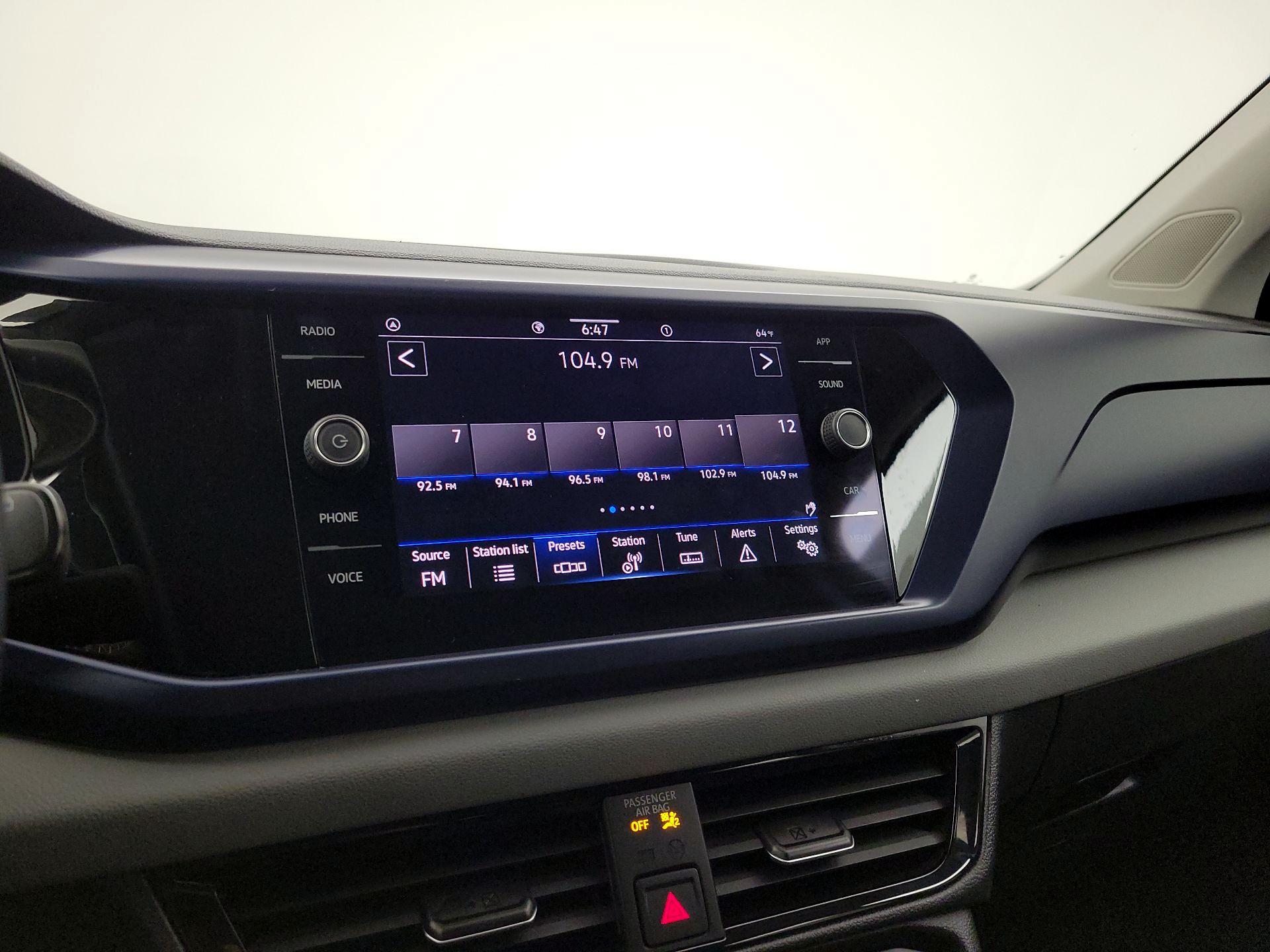 Thumbnail: 2022 Volkswagen Taos - 15