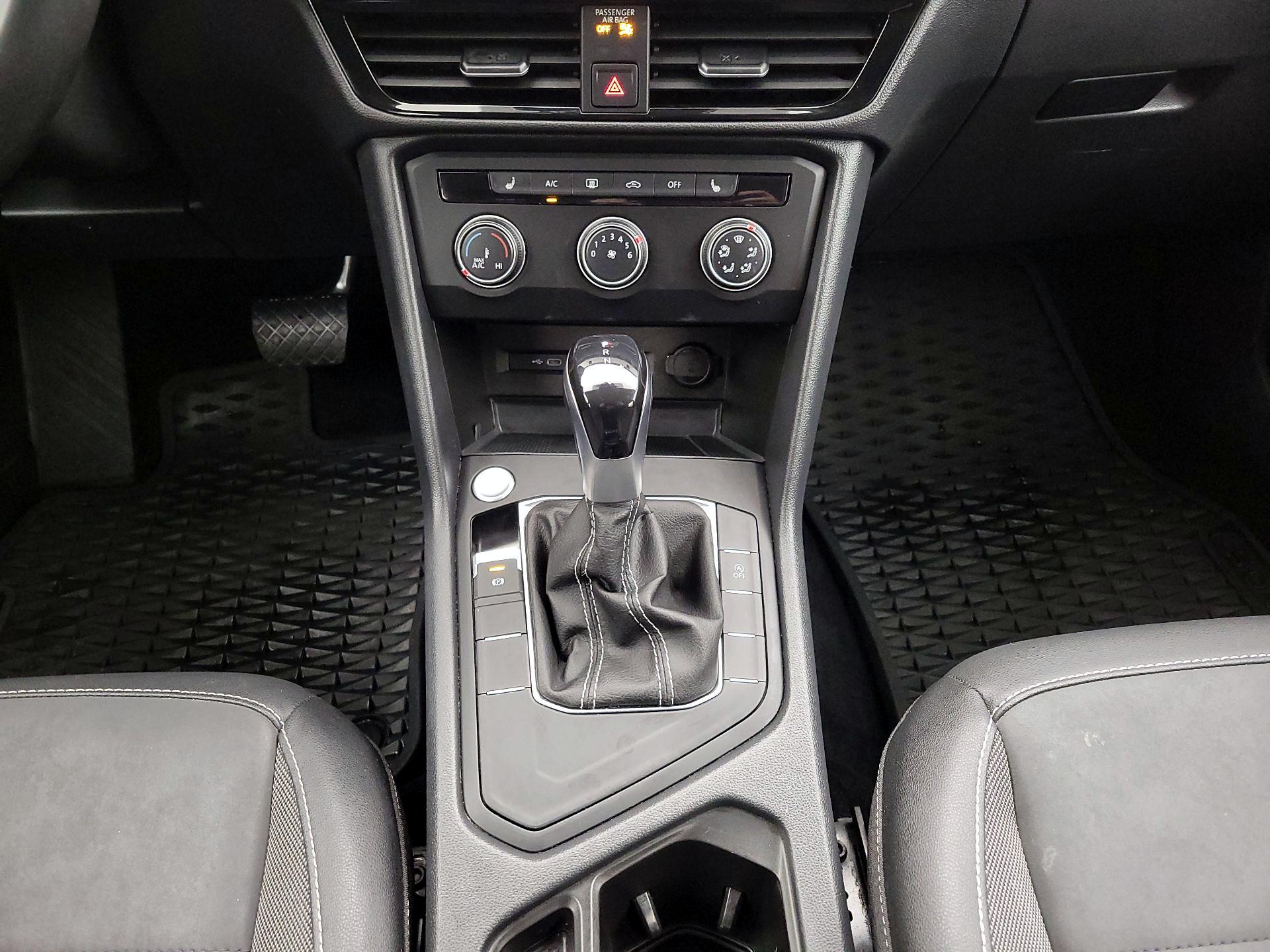 Thumbnail: 2022 Volkswagen Taos - 17