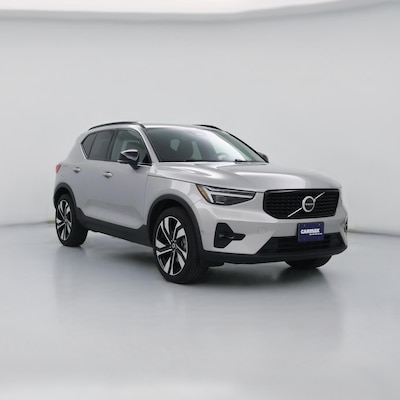 2023 Volvo XC40 B5 Ultimate Dark Theme