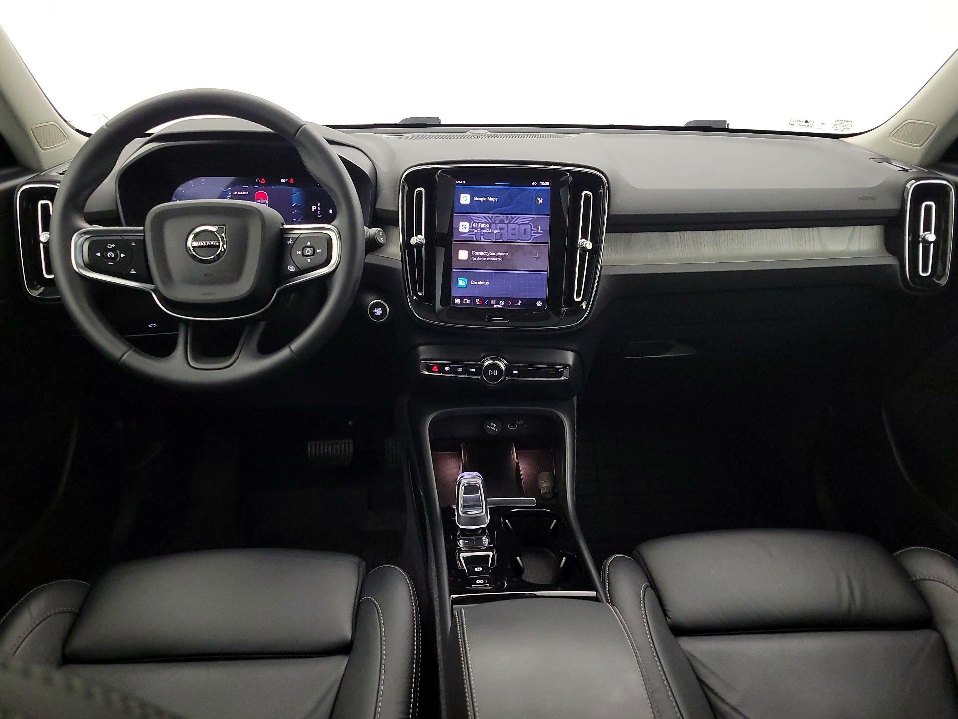 Thumbnail: 2023 Volvo XC40 - 9