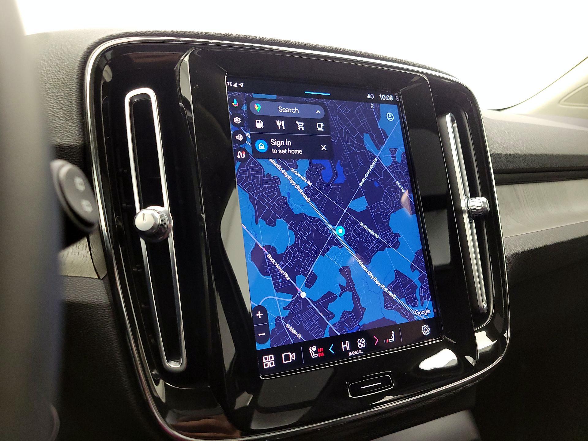 Thumbnail: 2023 Volvo XC40 - 14