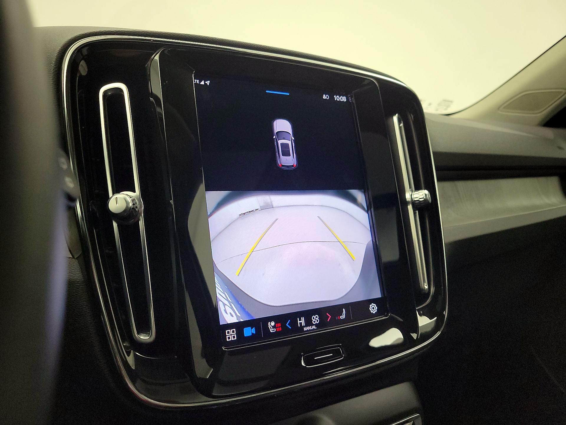 Thumbnail: 2023 Volvo XC40 - 15