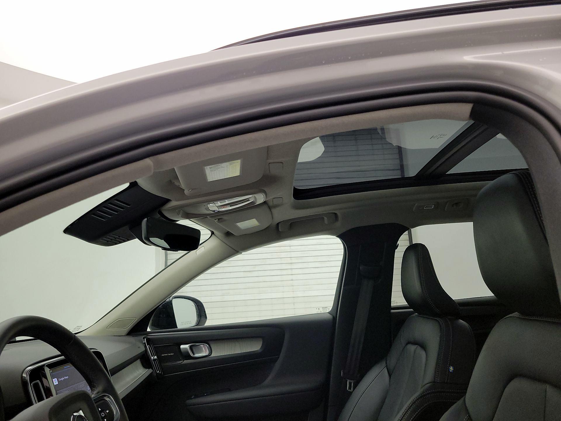 Thumbnail: 2023 Volvo XC40 - 20