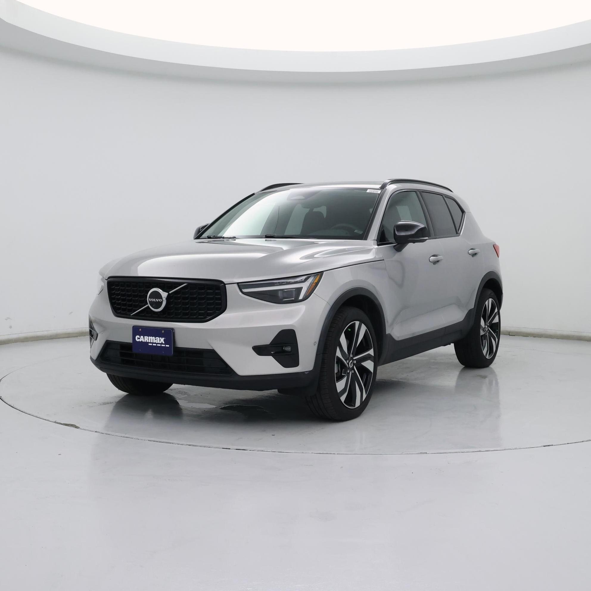 Thumbnail: 2023 Volvo XC40 - 4