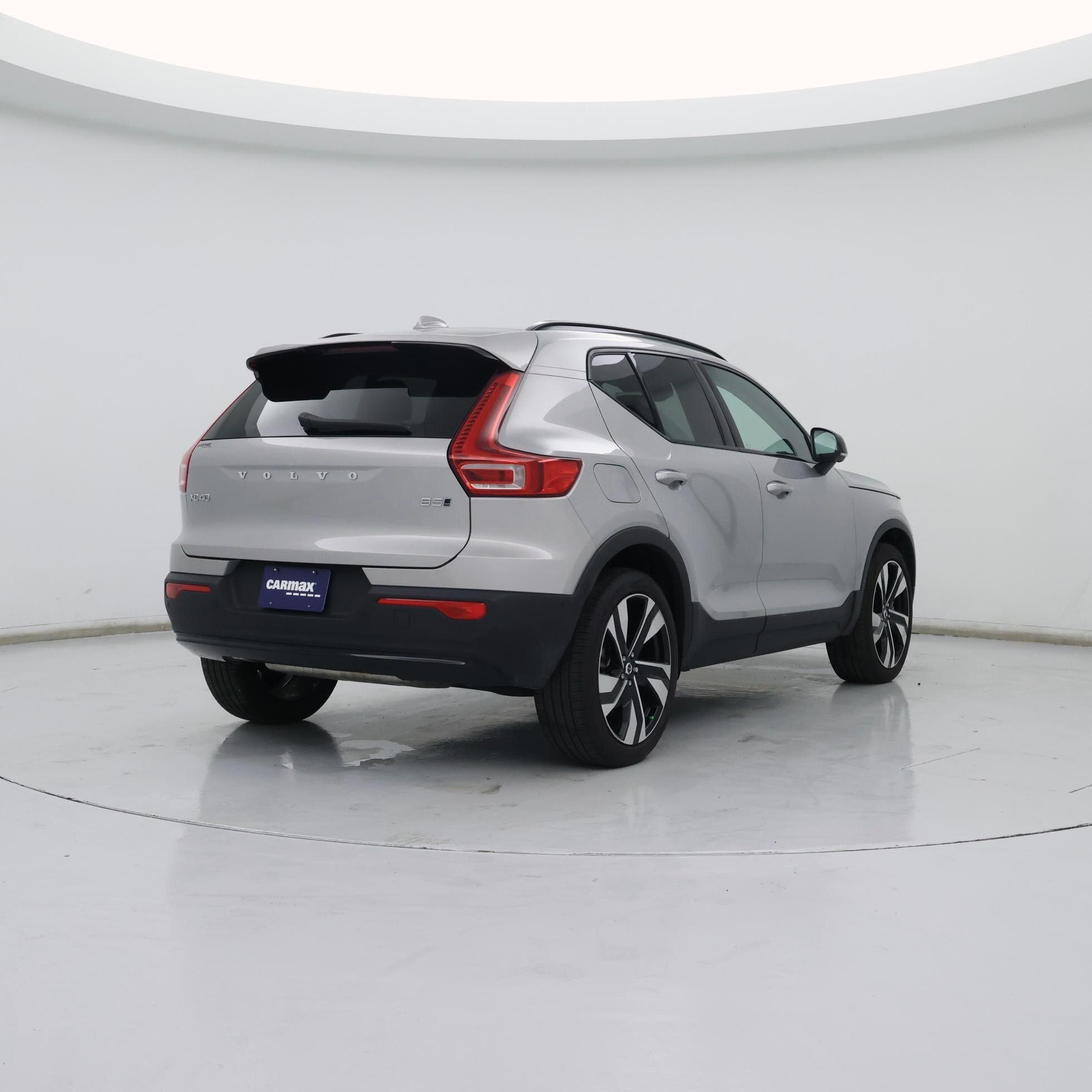 Thumbnail: 2023 Volvo XC40 - 8