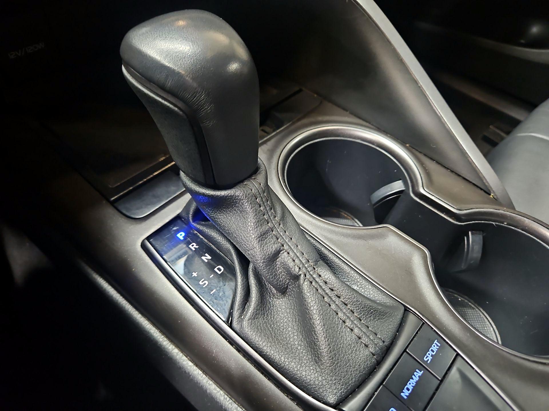 Thumbnail: 2023 Toyota Camry - 16