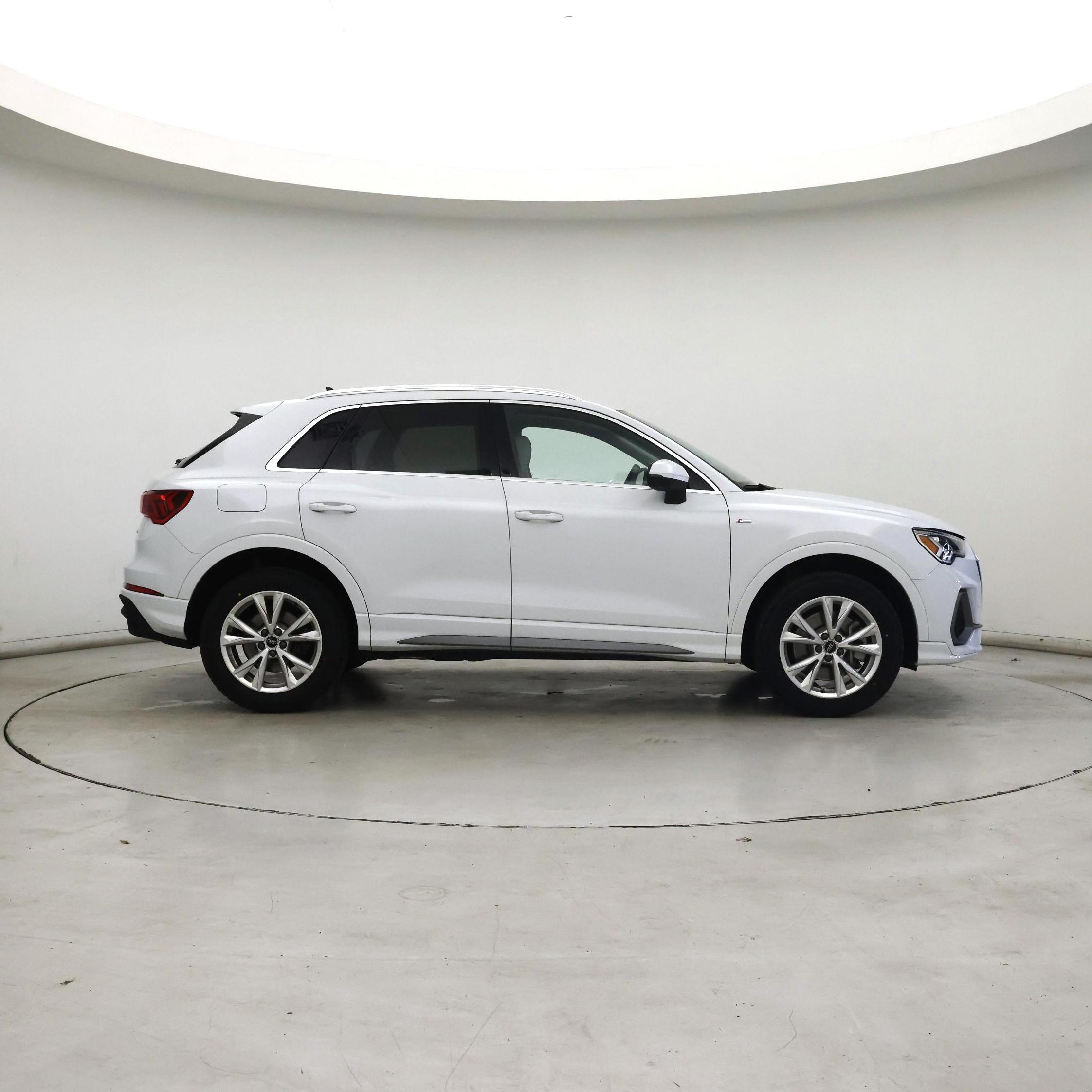 Thumbnail: 2022 Audi Q3 - 7