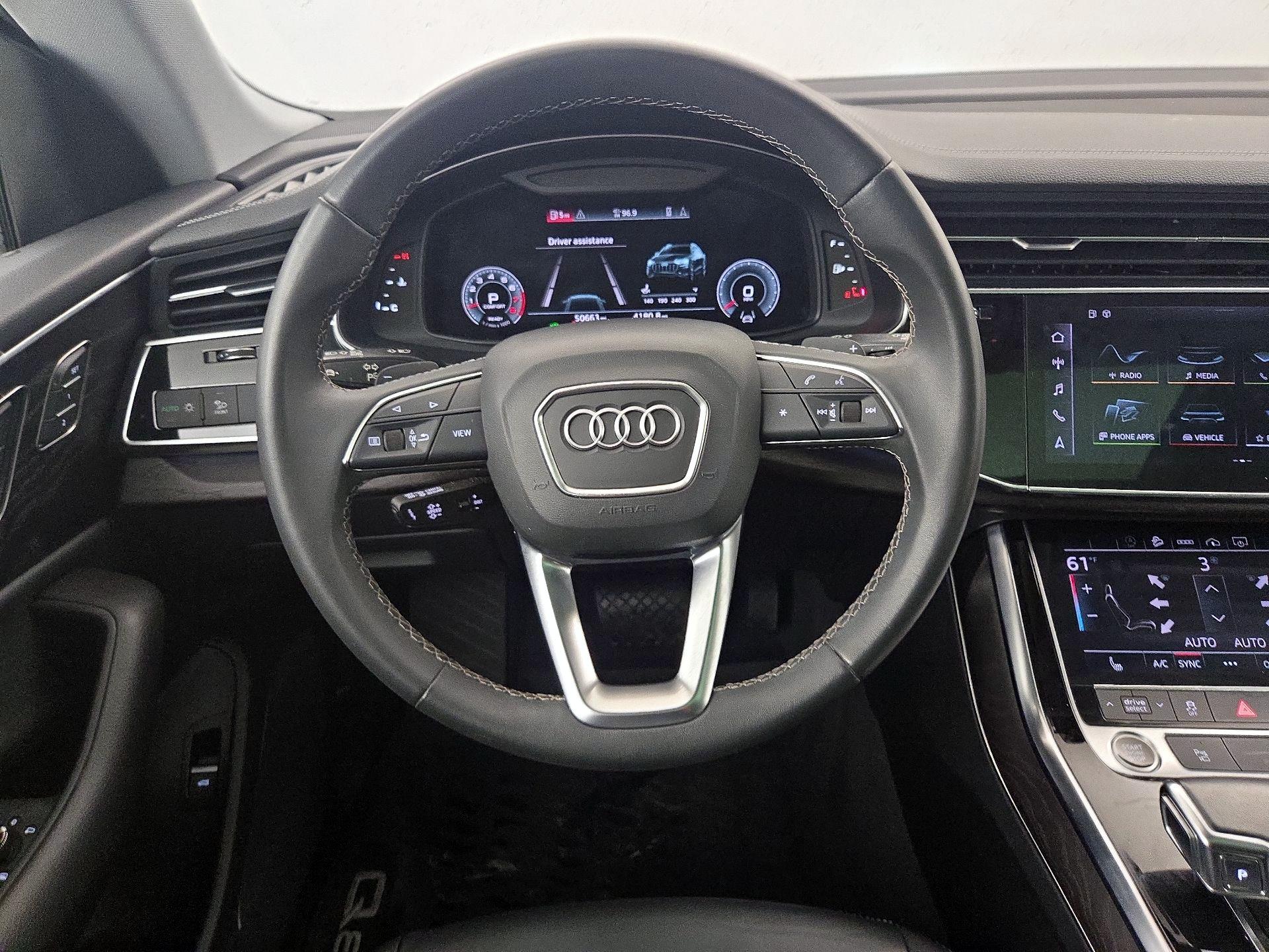 Thumbnail: 2023 Audi Q8 - 10