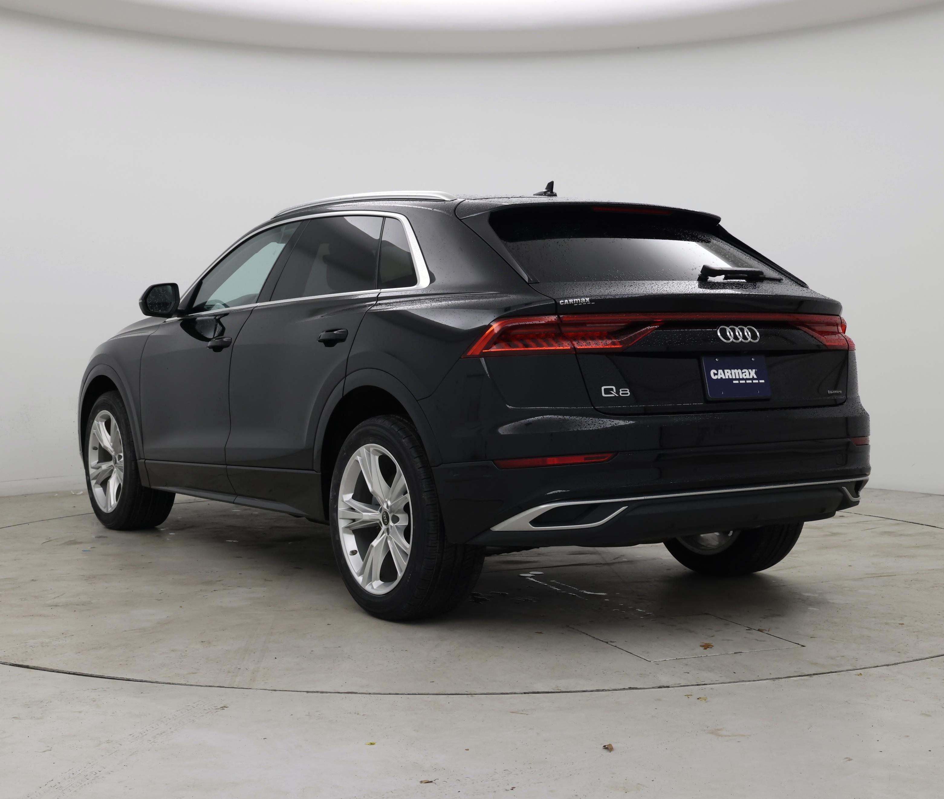 Thumbnail: 2023 Audi Q8 - 2