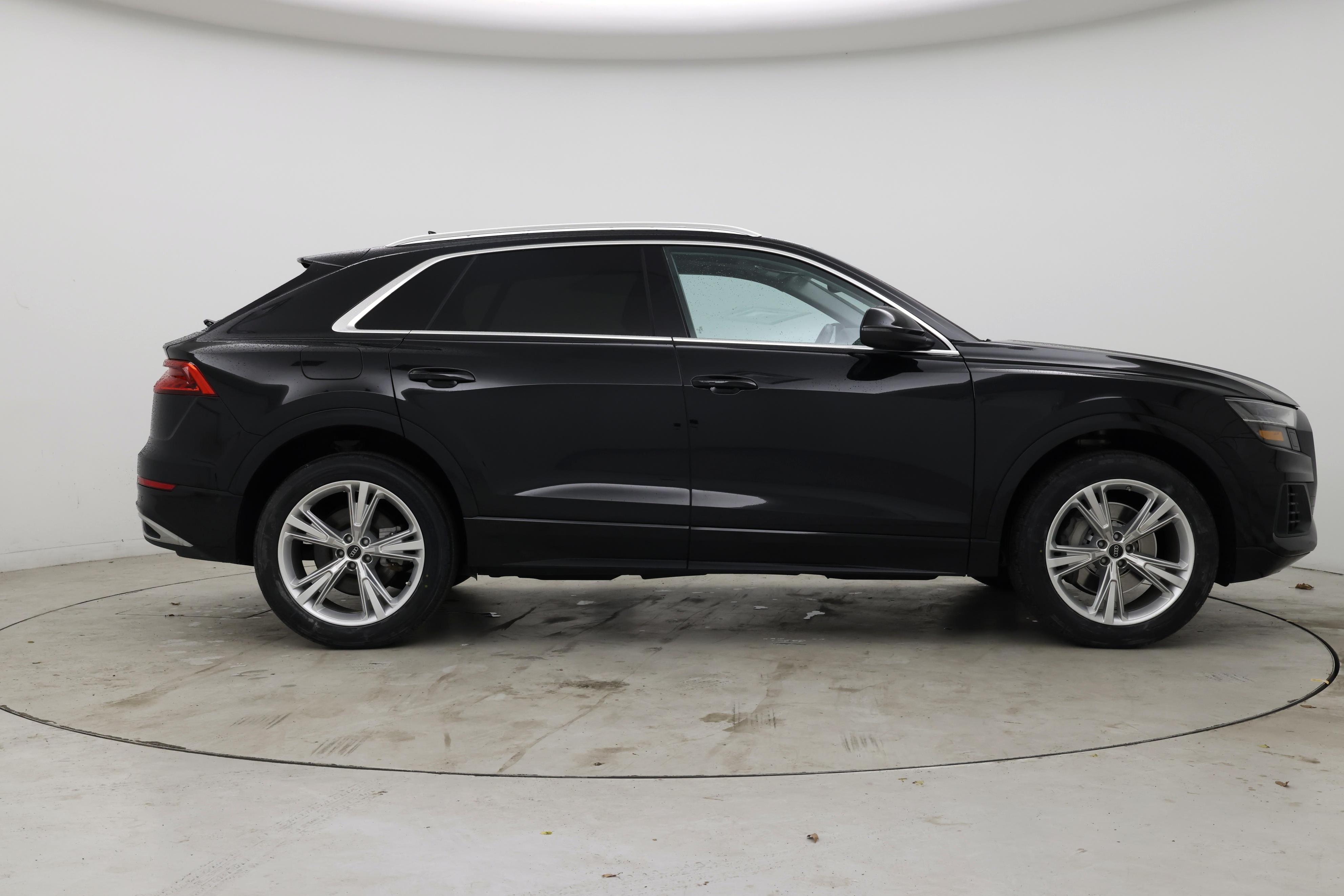 Thumbnail: 2023 Audi Q8 - 7