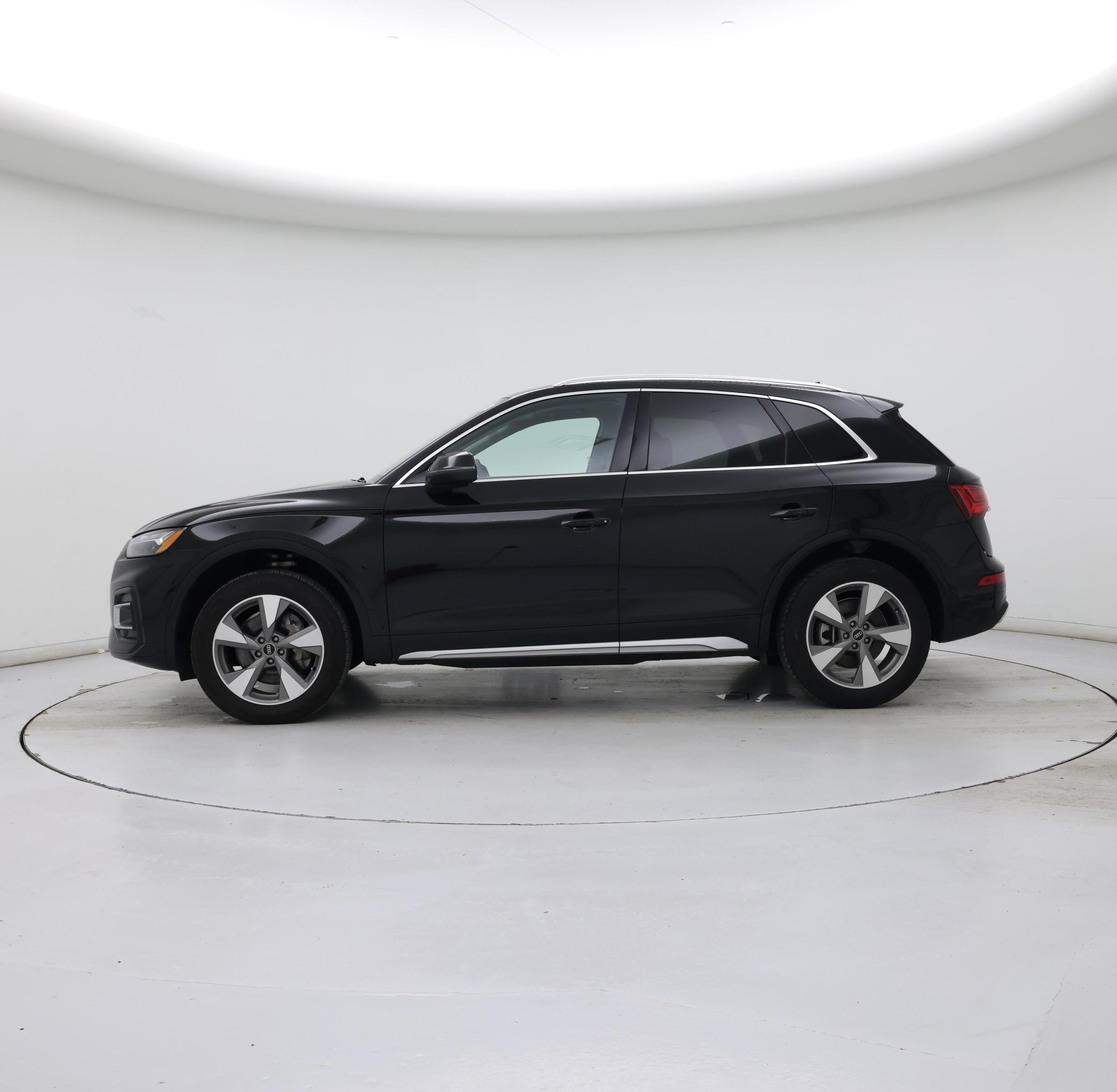 Thumbnail: 2023 Audi Q5 - 3