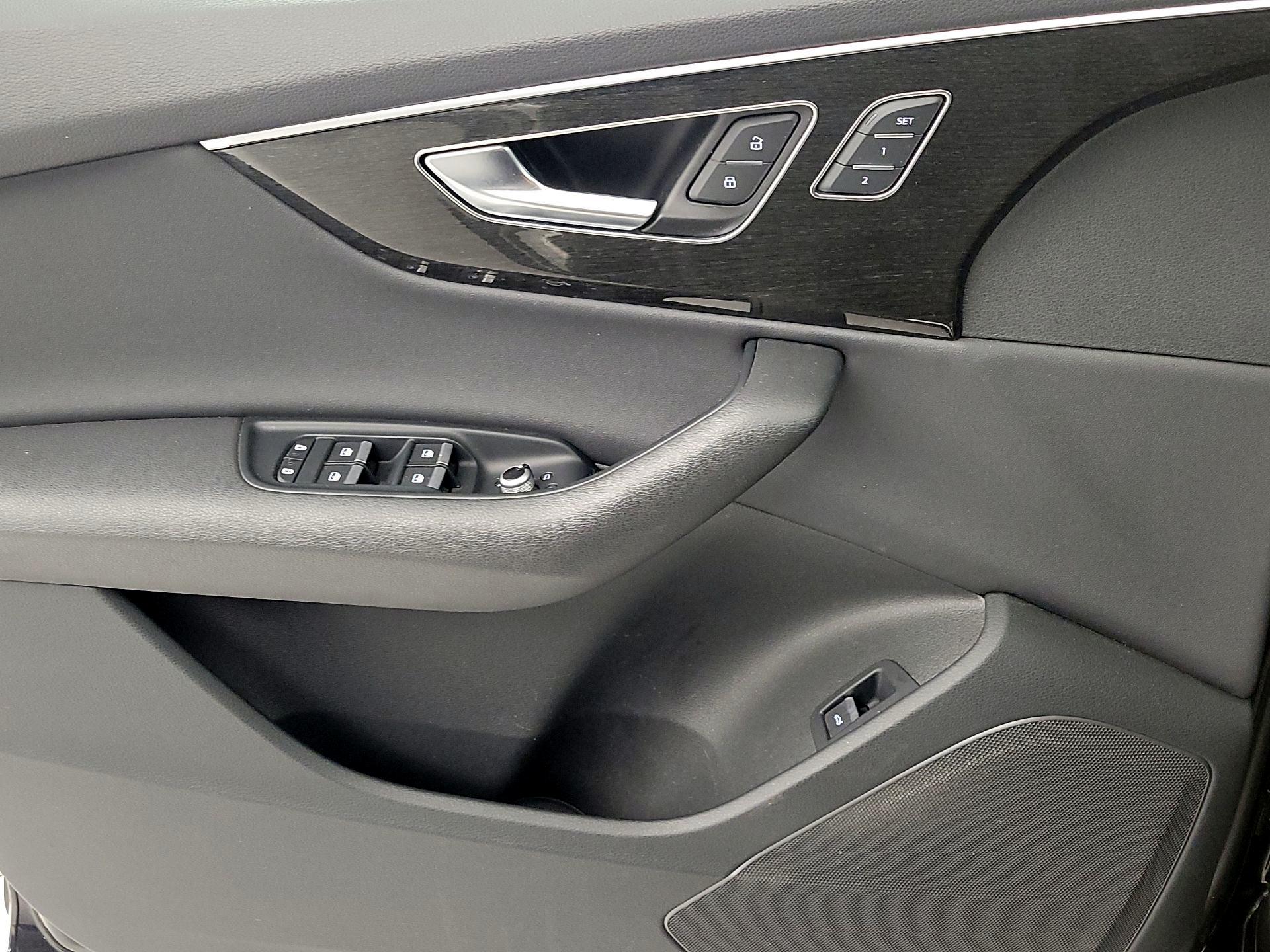 Thumbnail: 2022 Audi Q7 - 12