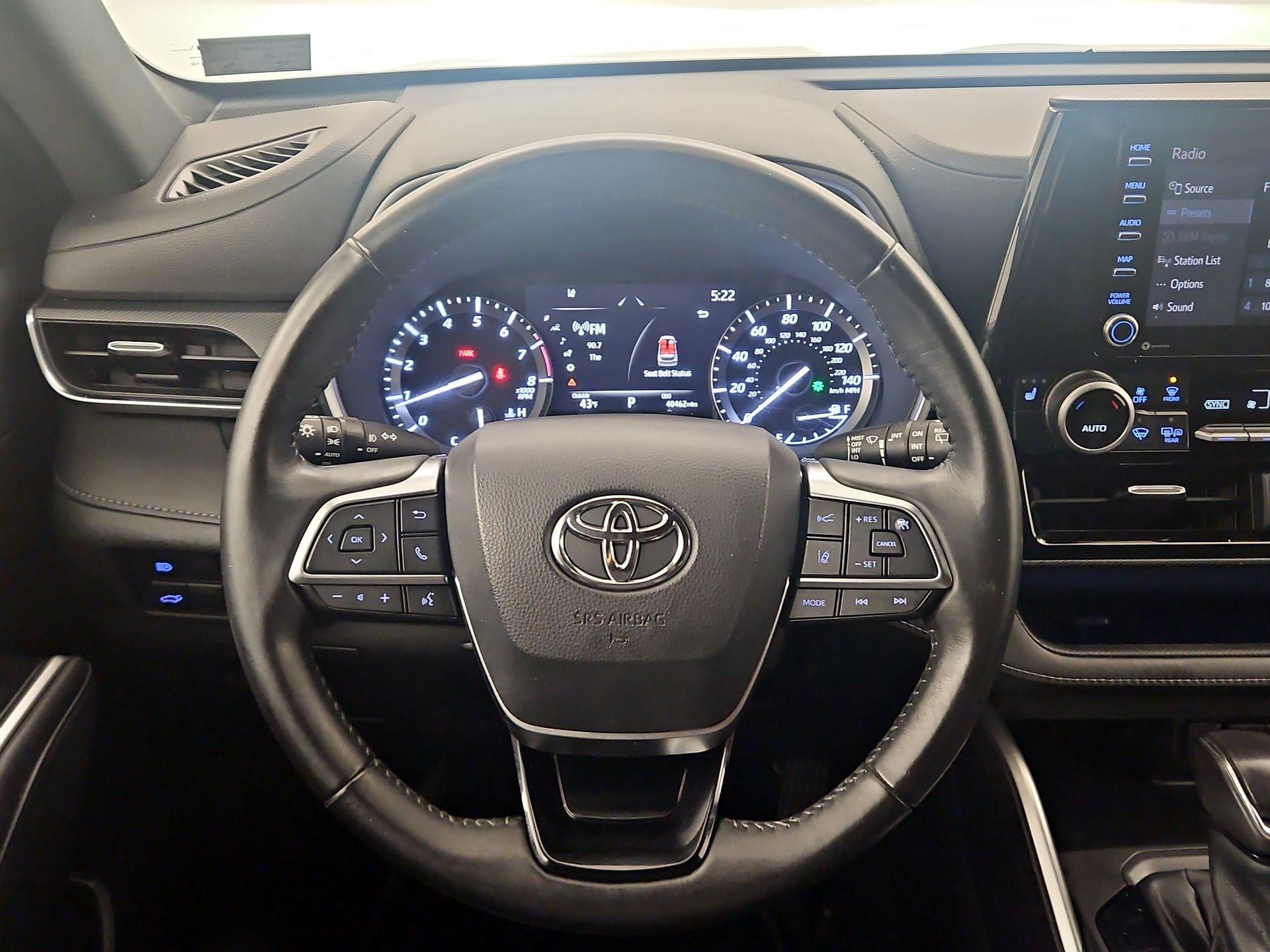 Thumbnail: 2021 Toyota Highlander - 10