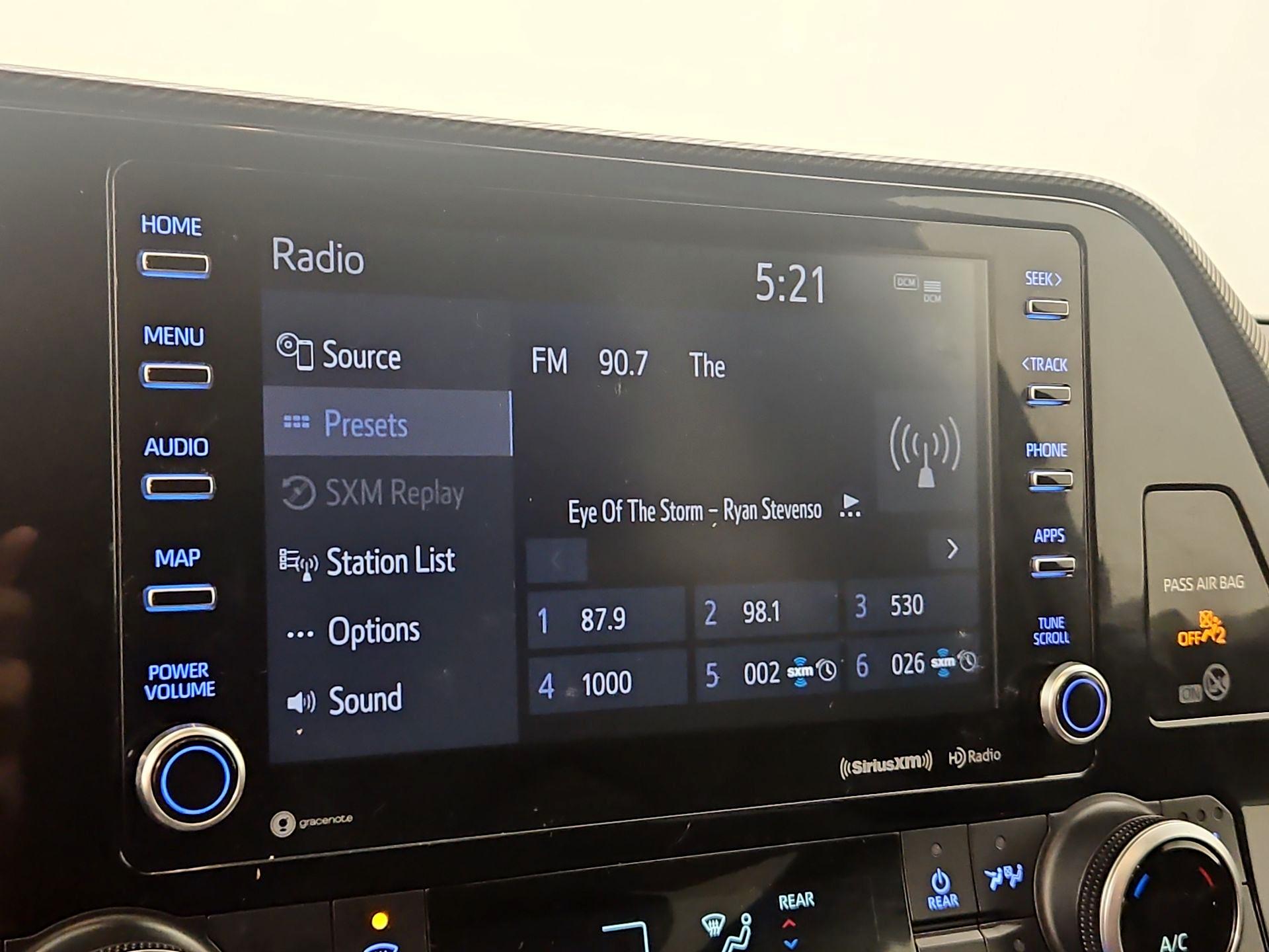 Thumbnail: 2021 Toyota Highlander - 15