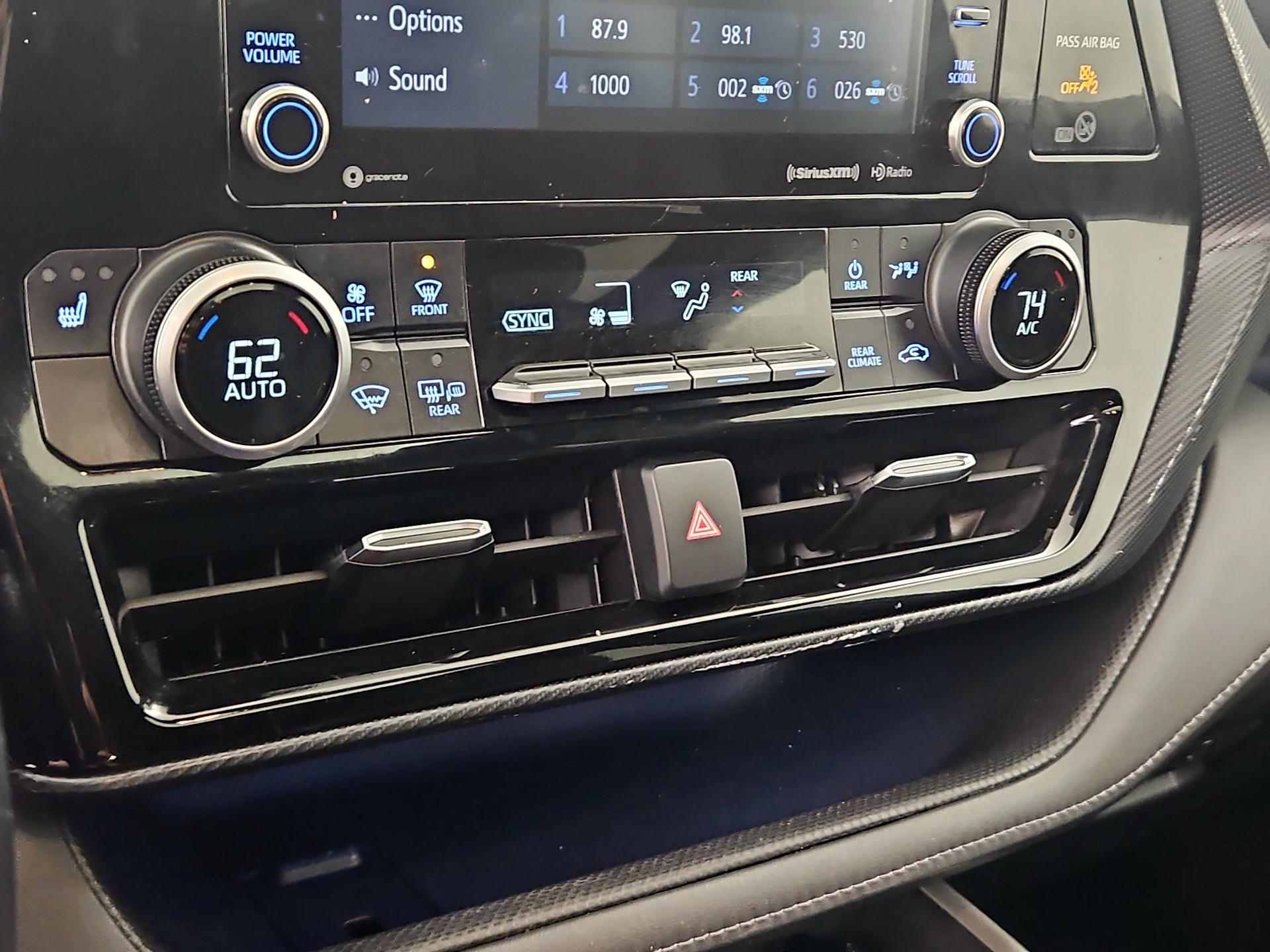 Thumbnail: 2021 Toyota Highlander - 16