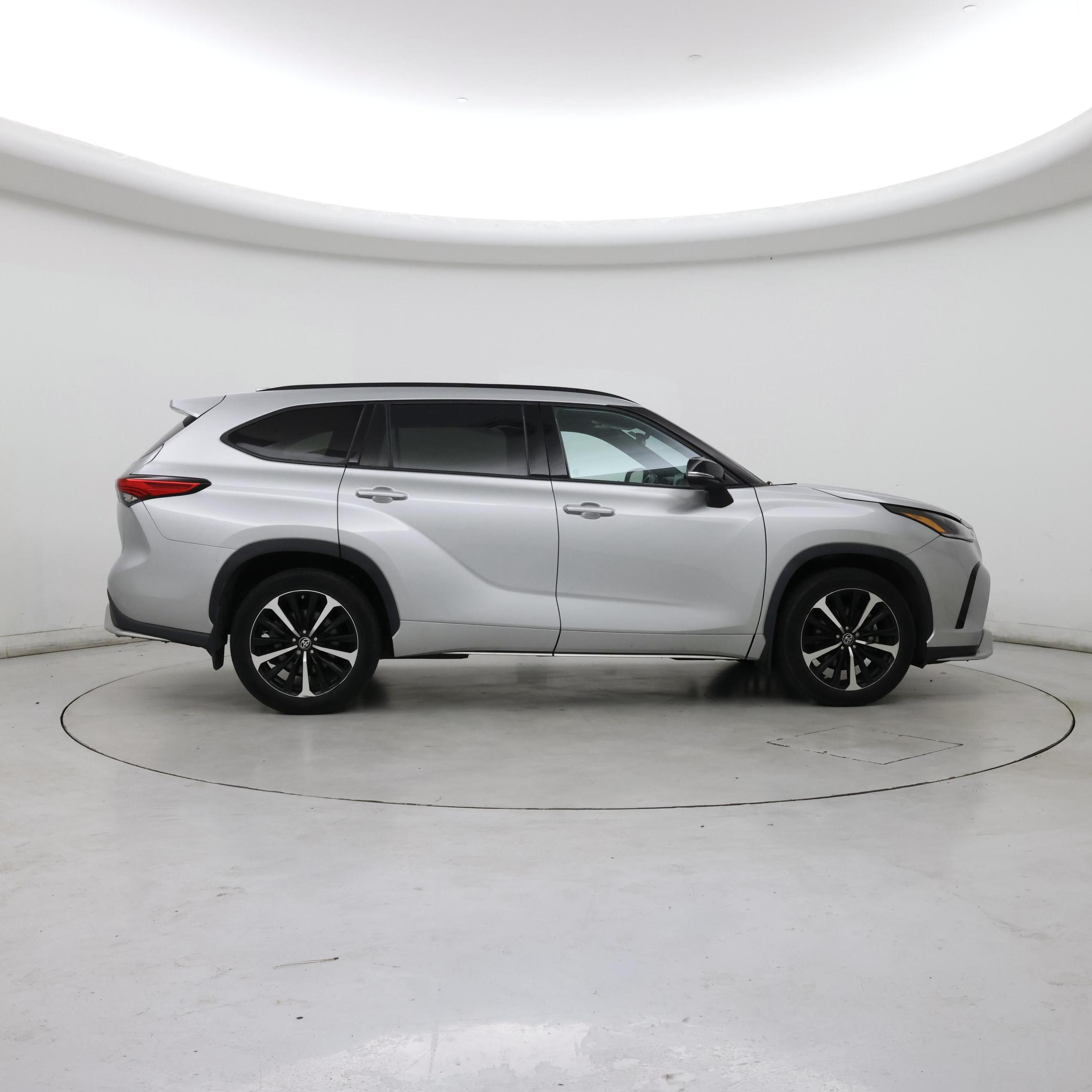 Thumbnail: 2021 Toyota Highlander - 7