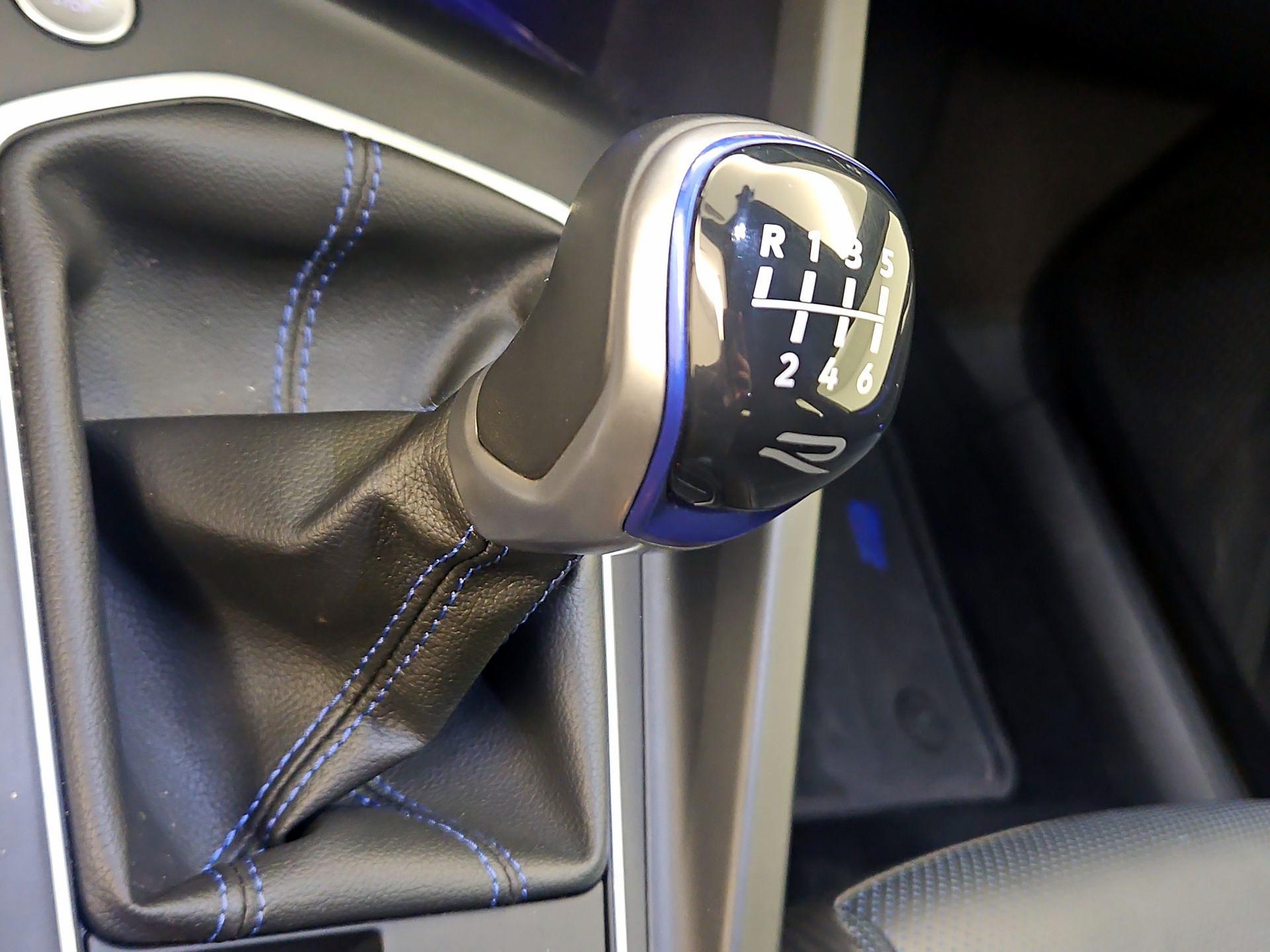 Thumbnail: 2022 Volkswagen Golf - 18